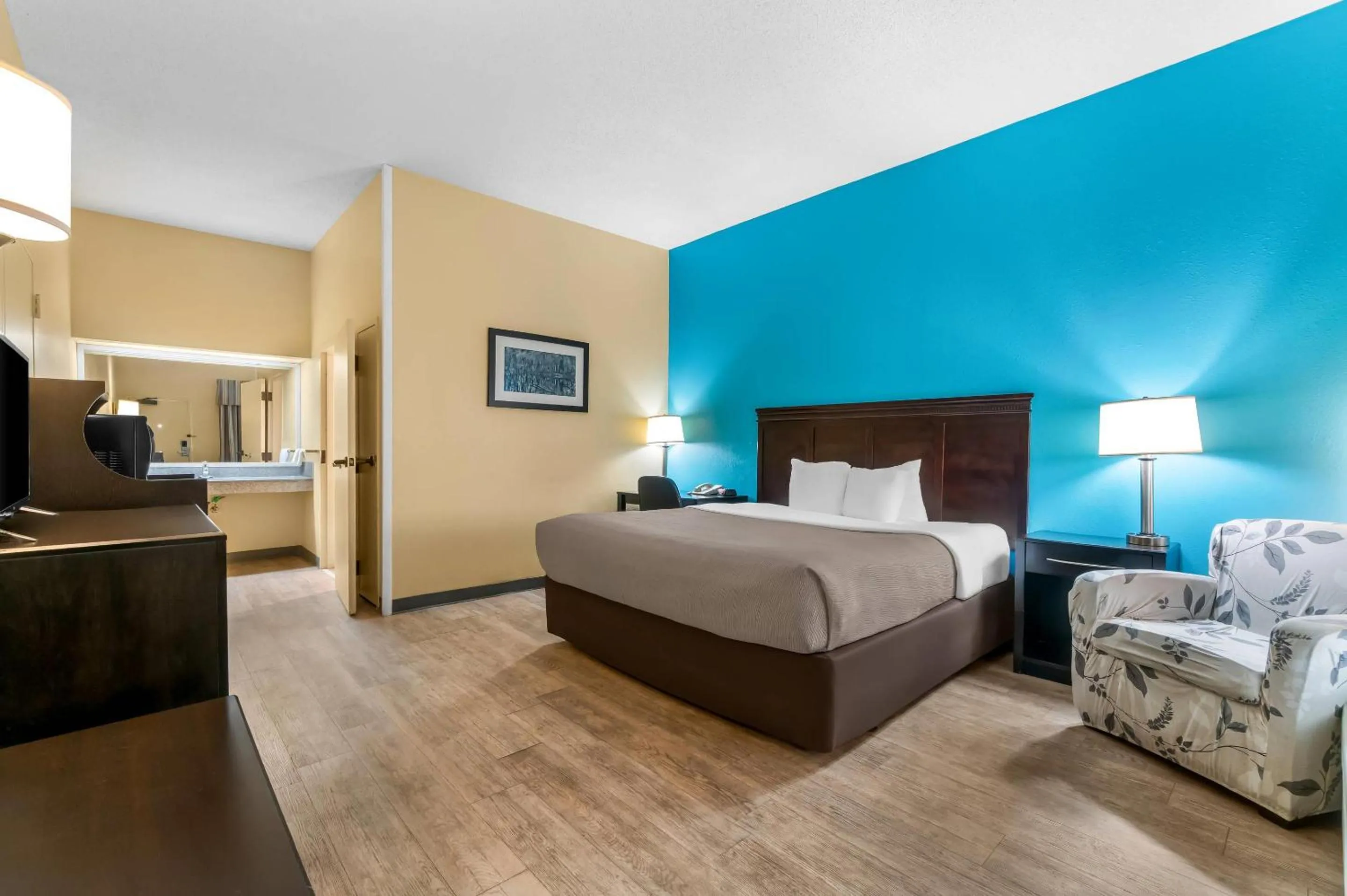 Bedroom, Bed in Quality Inn Union City US 51