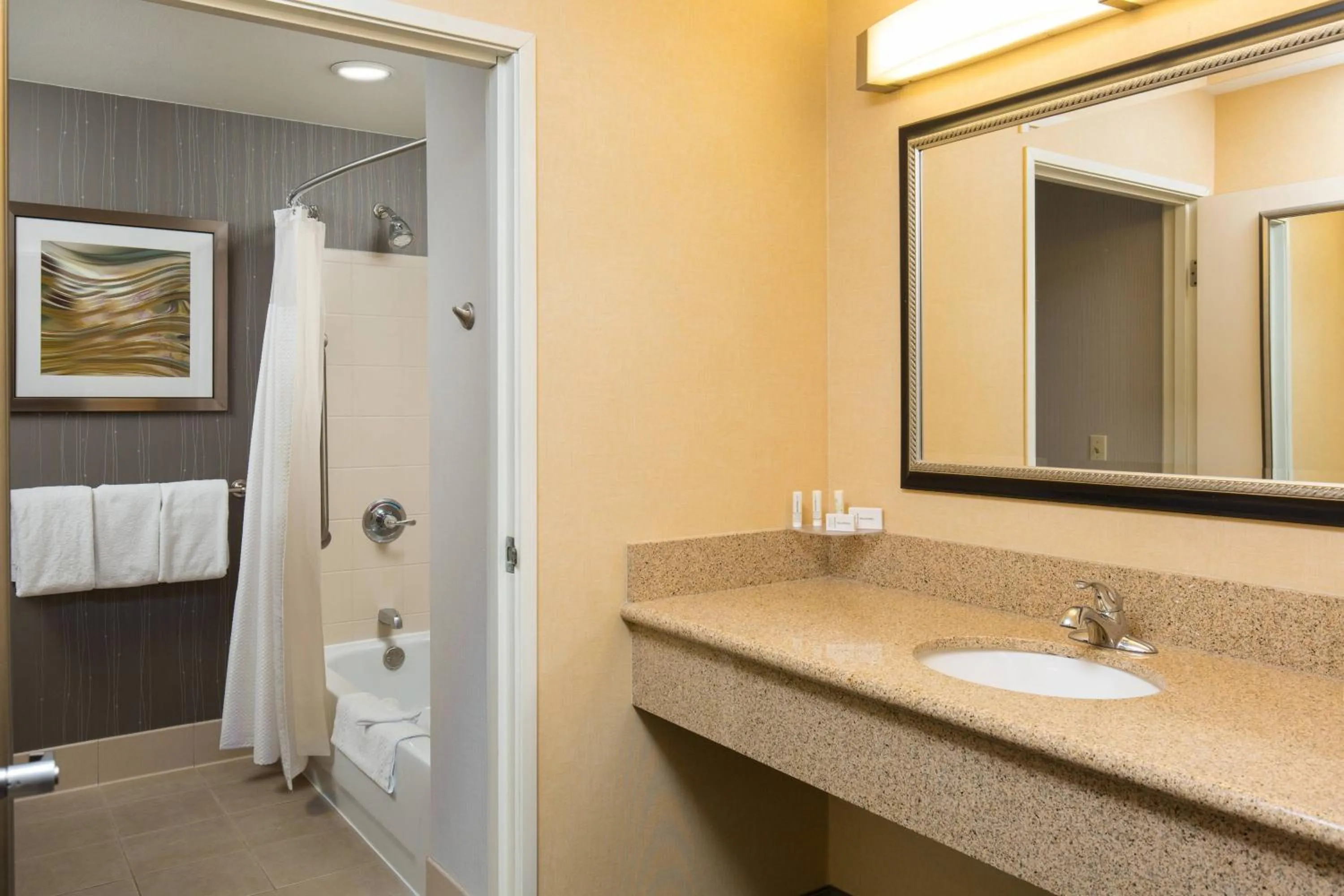 Bathroom in Courtyard by Marriott Ontario Rancho Cucamonga