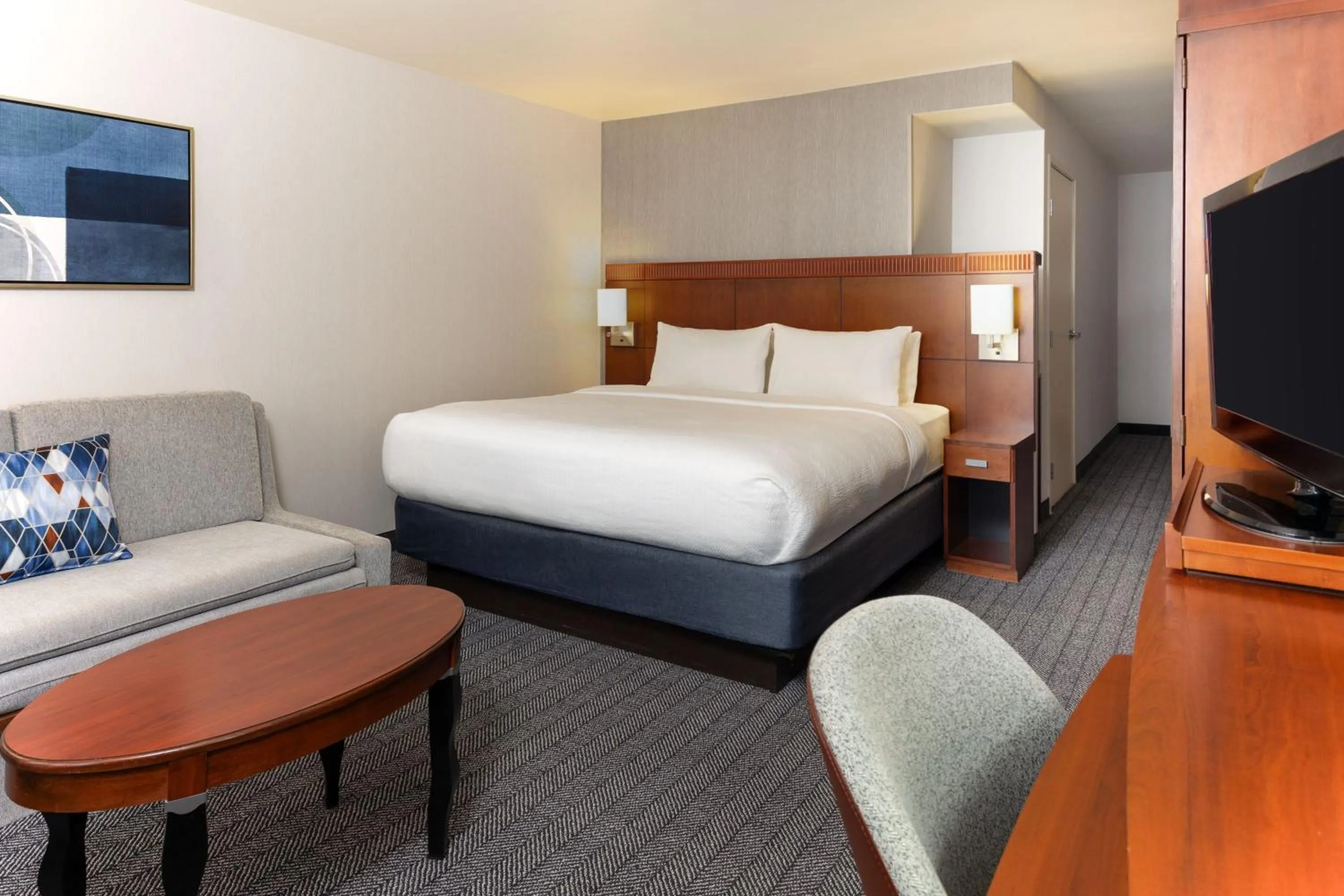 Photo of the whole room, Bed in Courtyard by Marriott Ontario Rancho Cucamonga