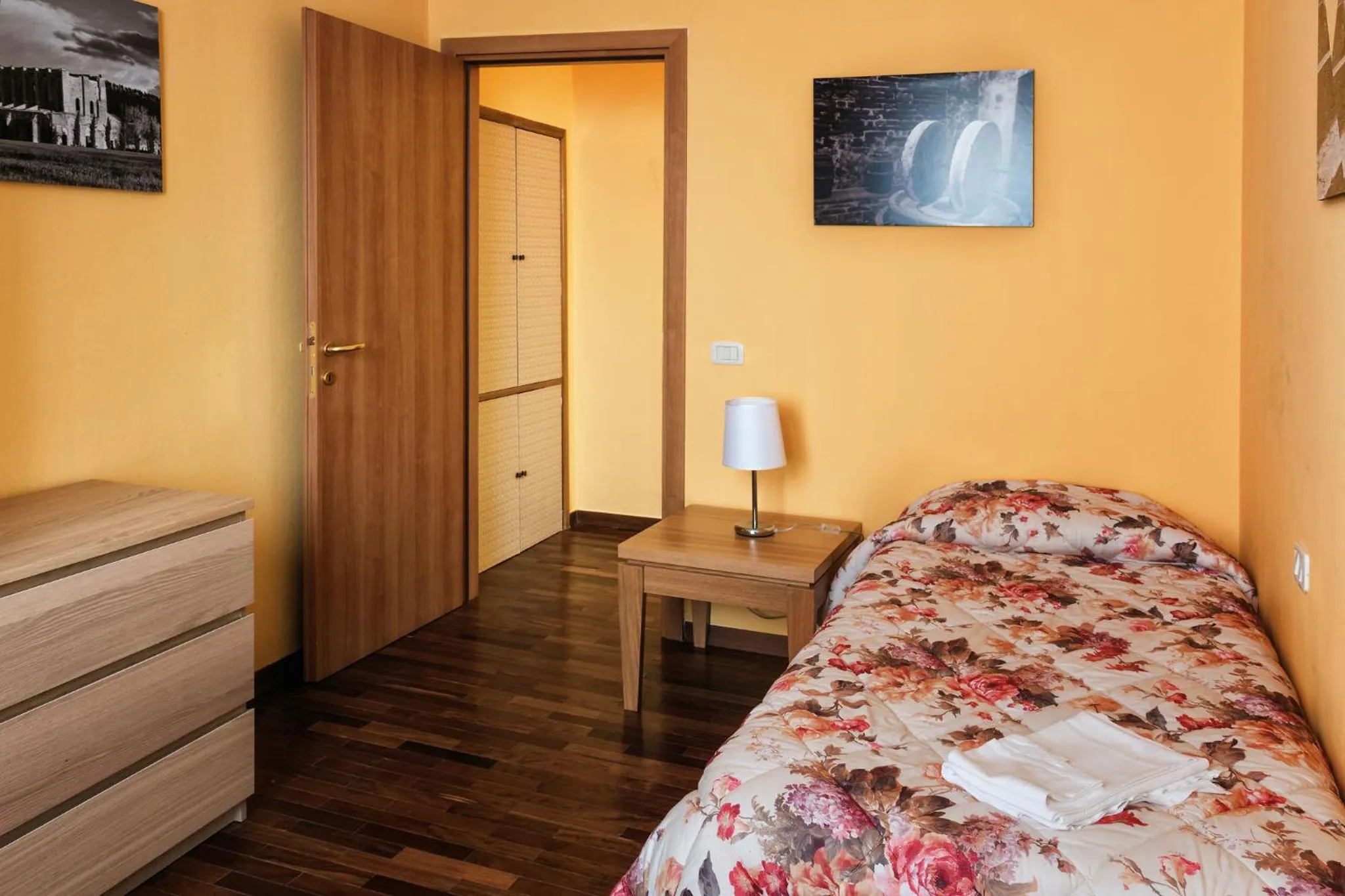 Bedroom, Bed in Bellarmino Boutique Apartments, Montepulciano