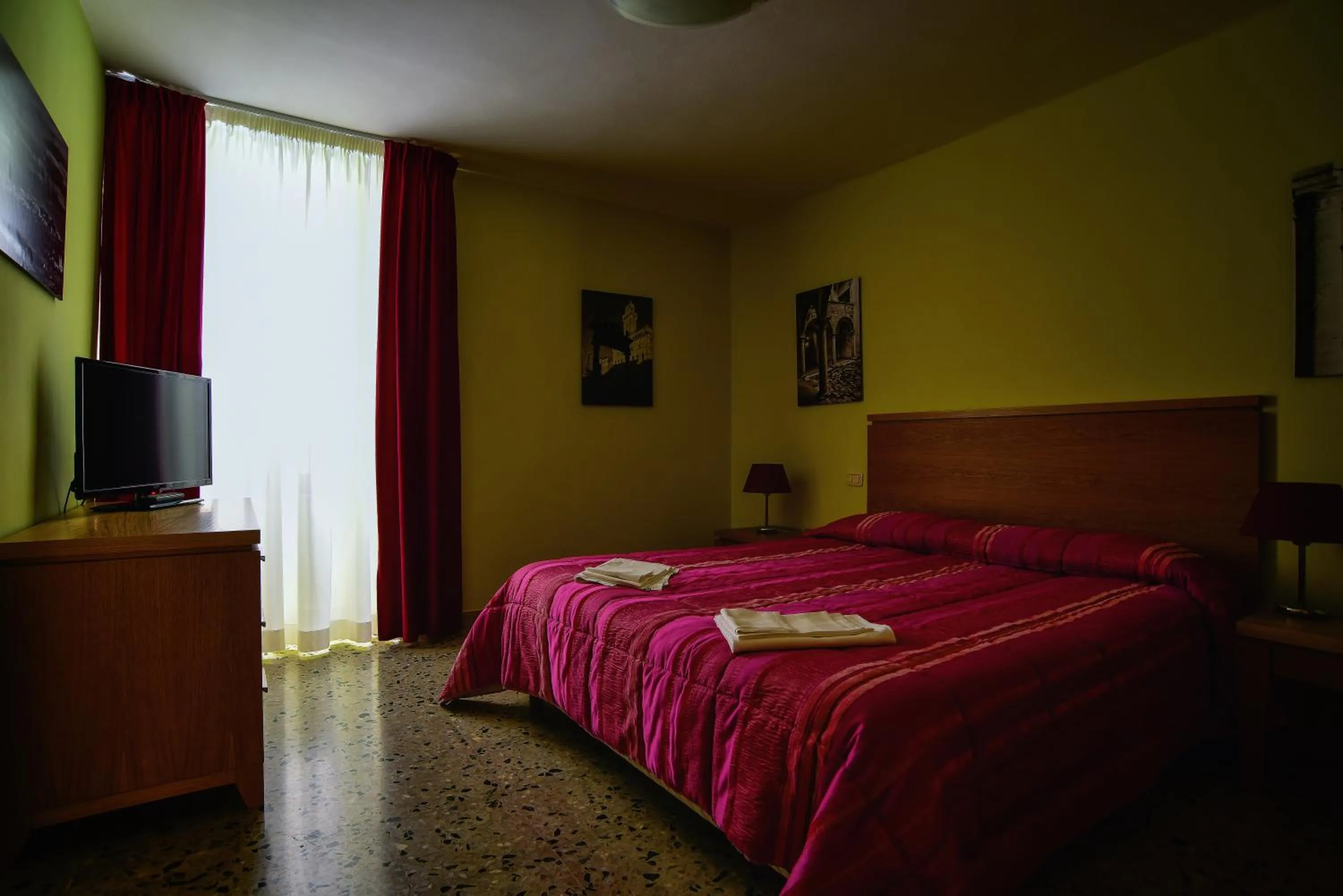 Bedroom, Bed in Bellarmino Boutique Apartments, Montepulciano