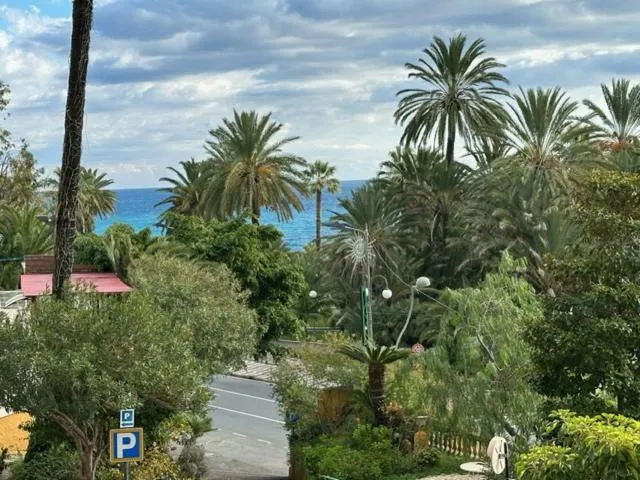 Sea view in Grand Hotel De Londres