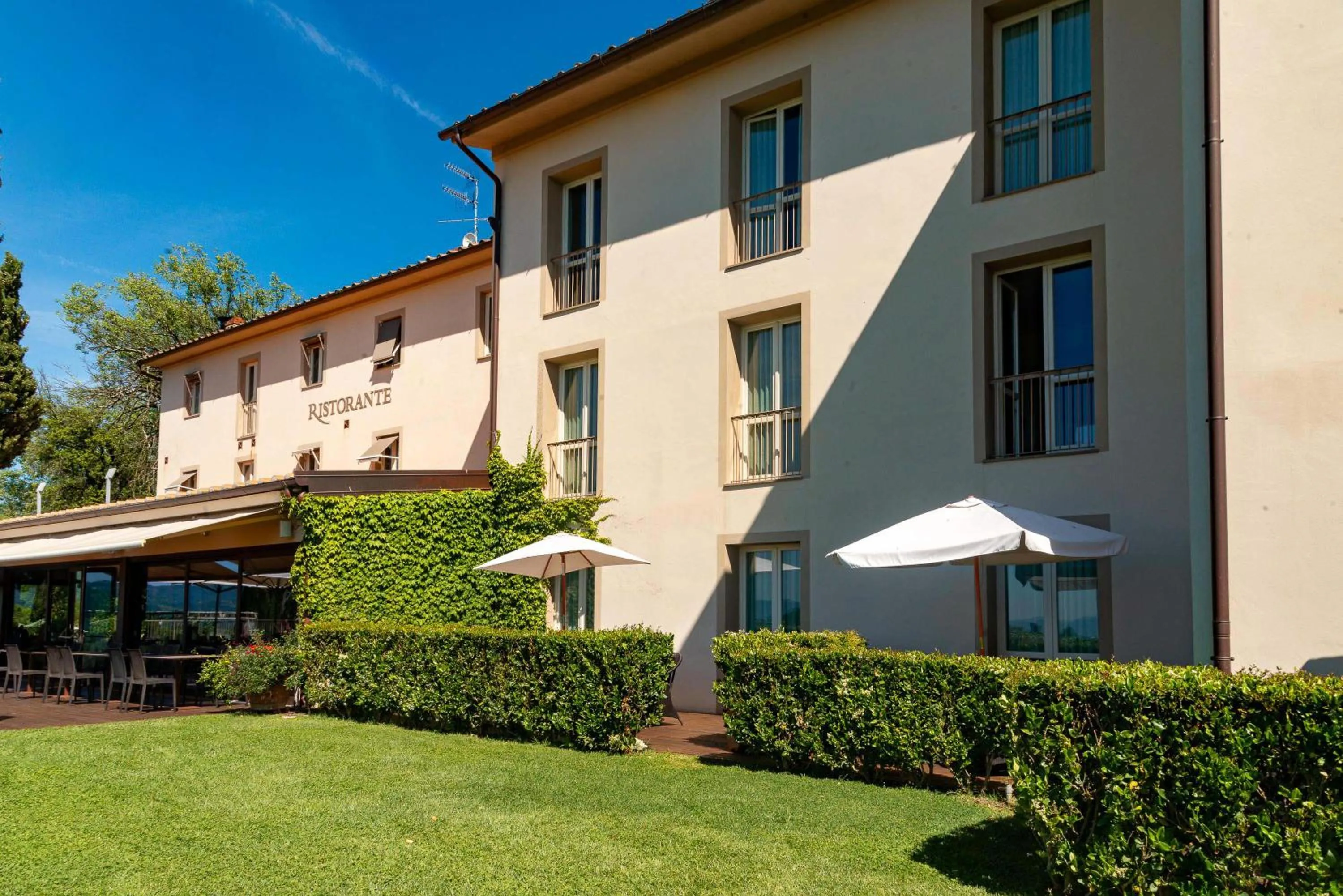 Property building in Villa Giorgia Albergo in Collina