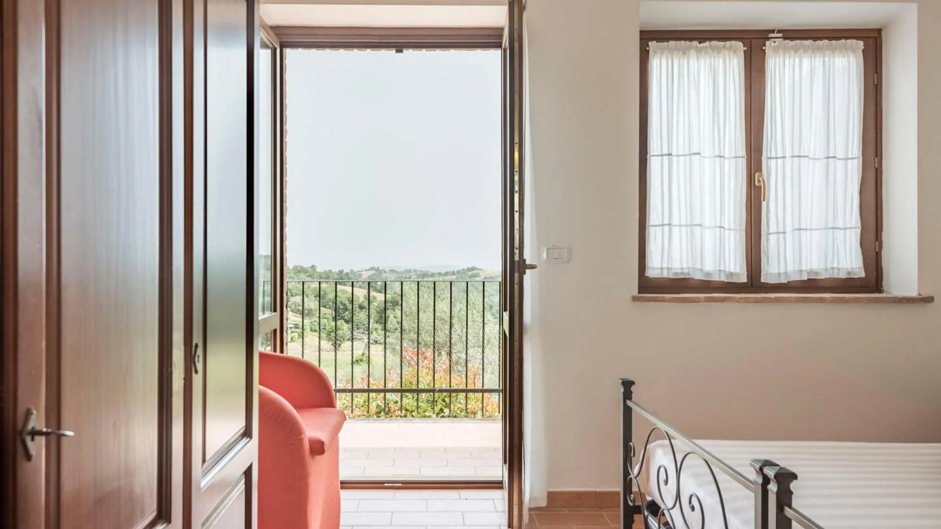 Bed in Antico Casale Di Scansano Resort