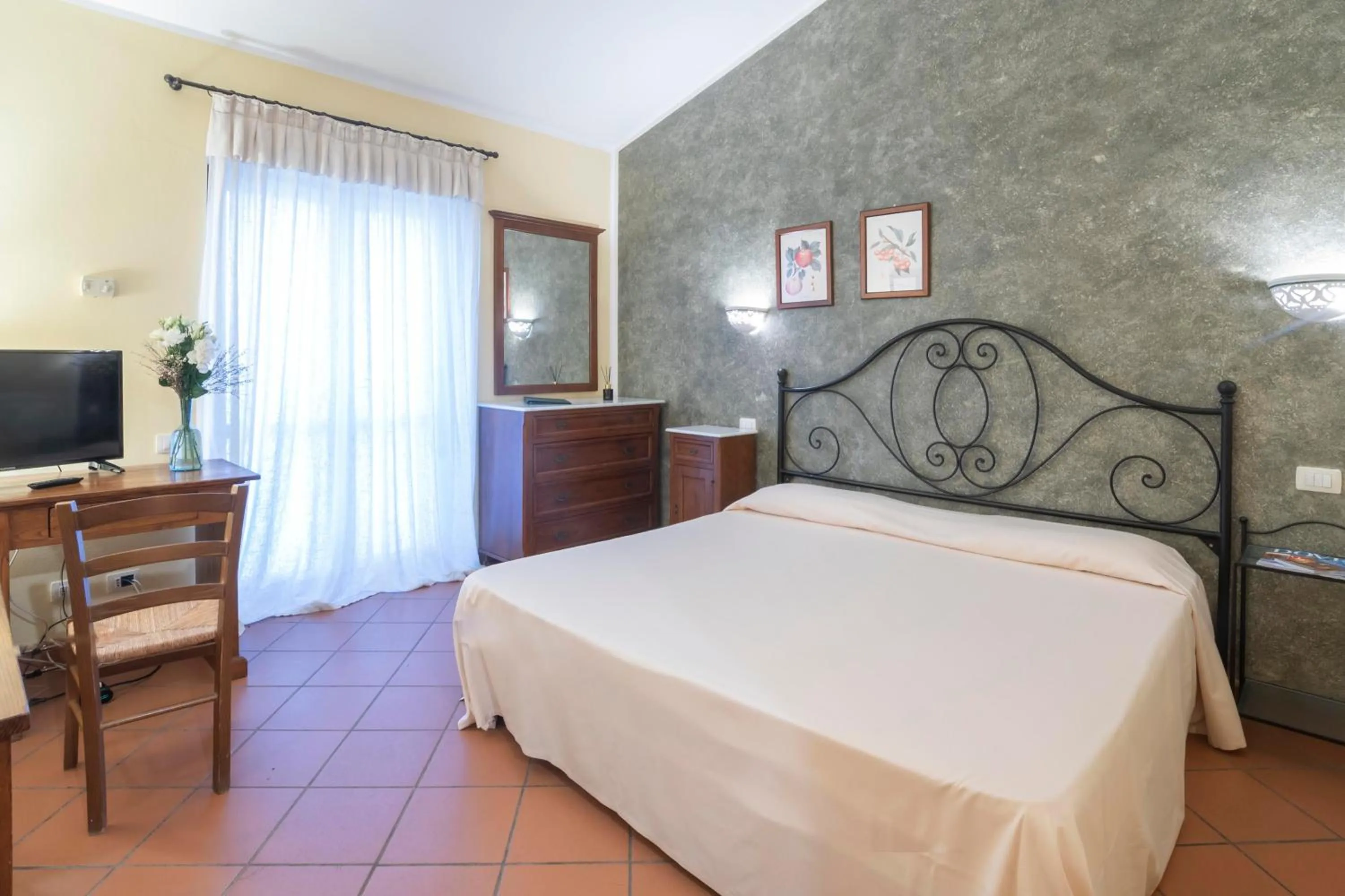 Bed in Antico Casale Di Scansano Resort