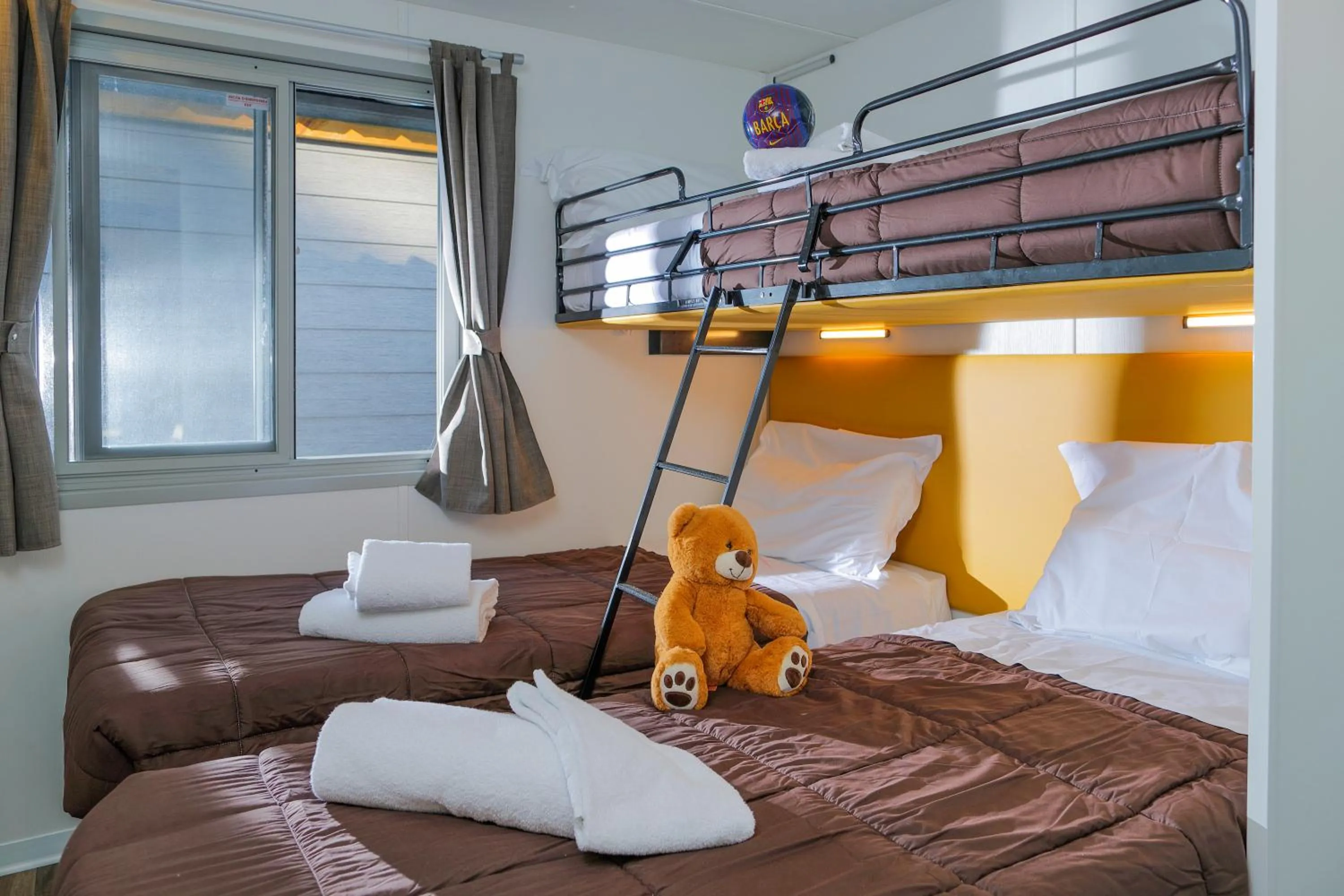 Bed in hu Norcenni Girasole village