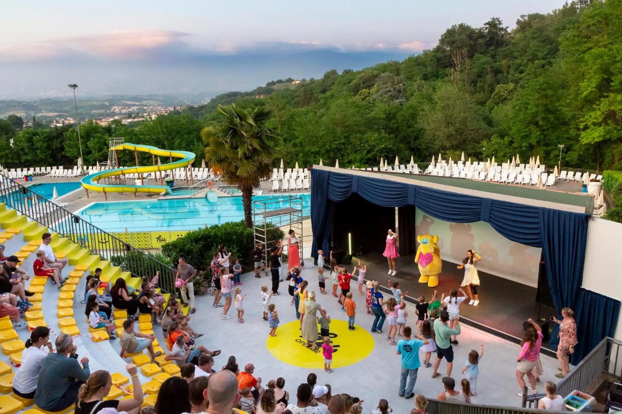 hu Norcenni Girasole village