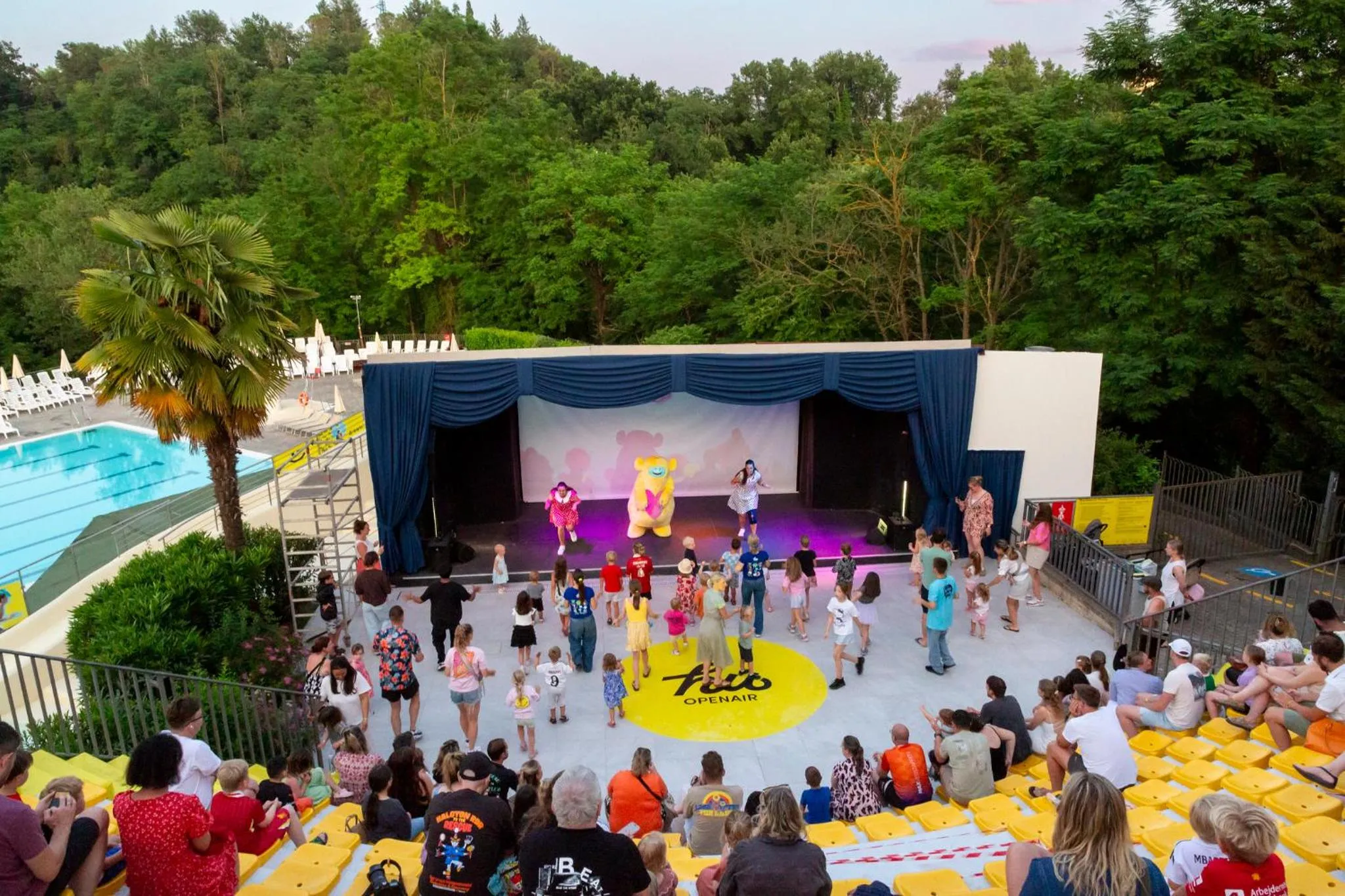 hu Norcenni Girasole village