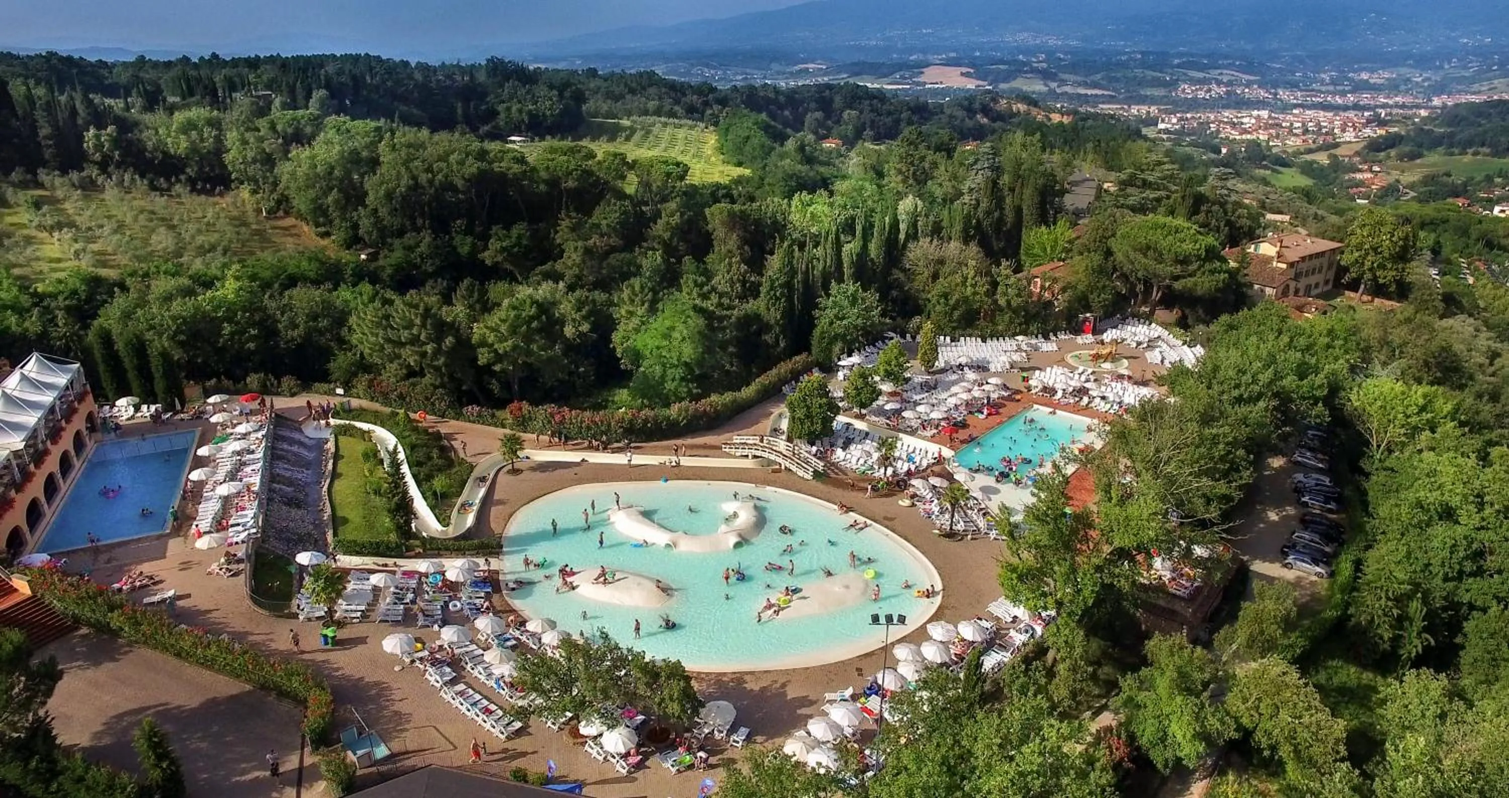 Bird's eye view in hu Norcenni Girasole village