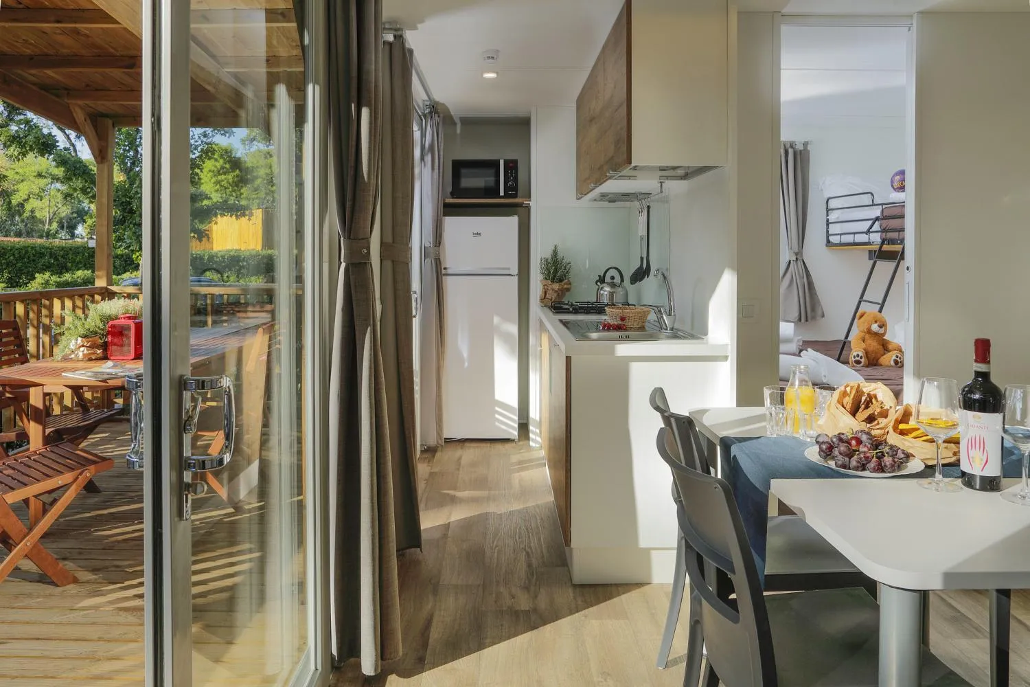 hu Norcenni Girasole village