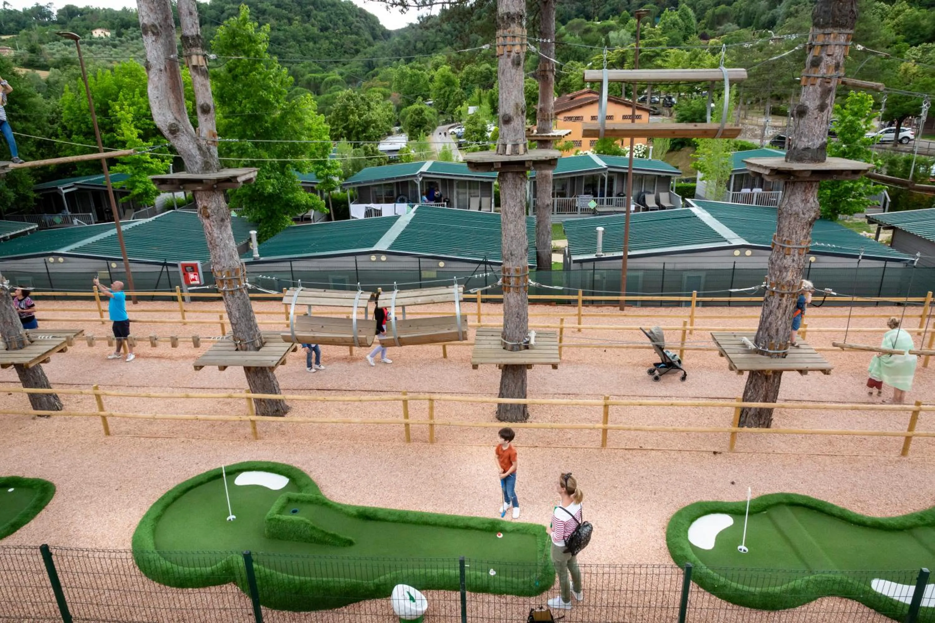 hu Norcenni Girasole village