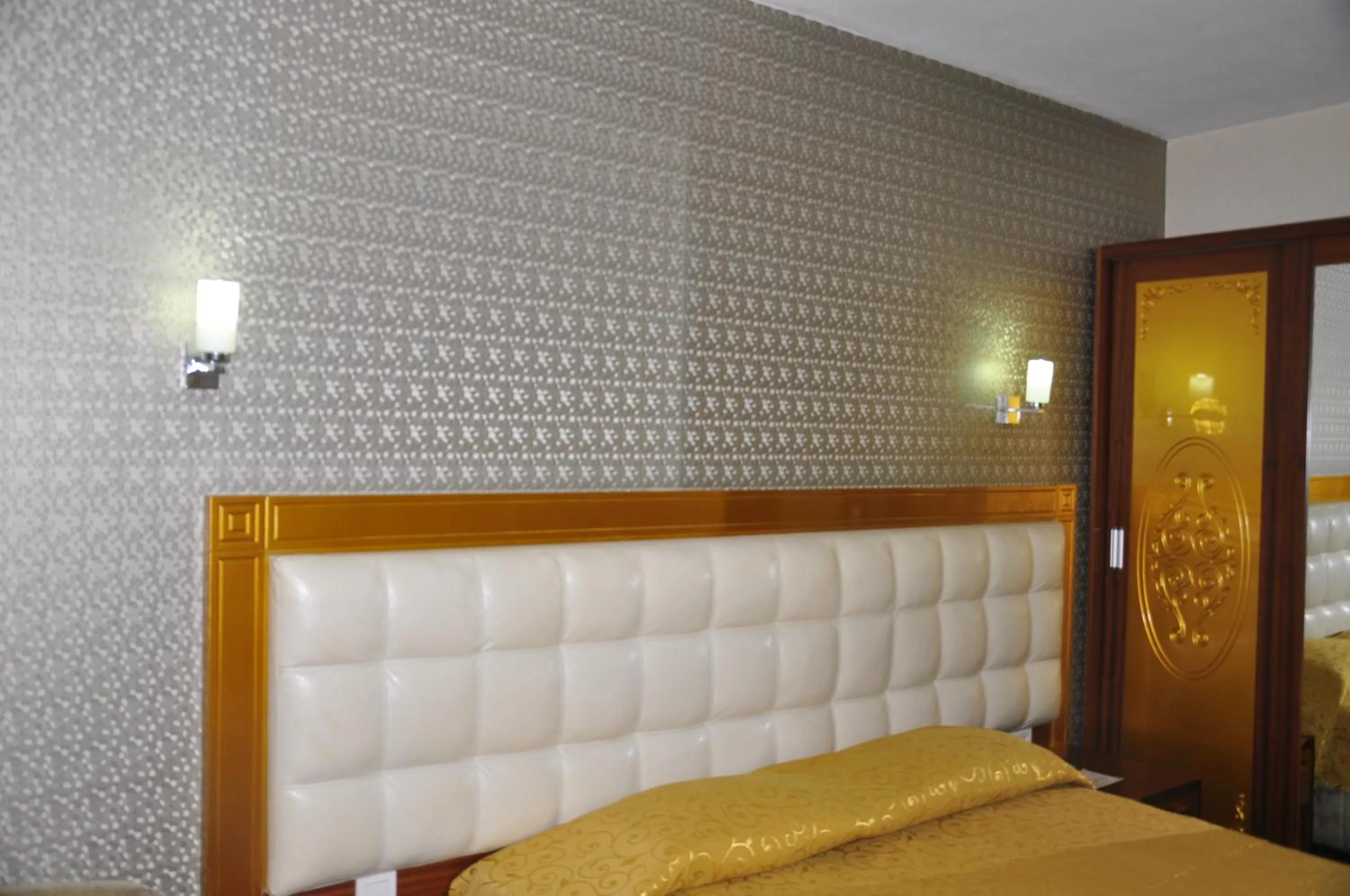 Shower, Bed in Kayalar Hotel