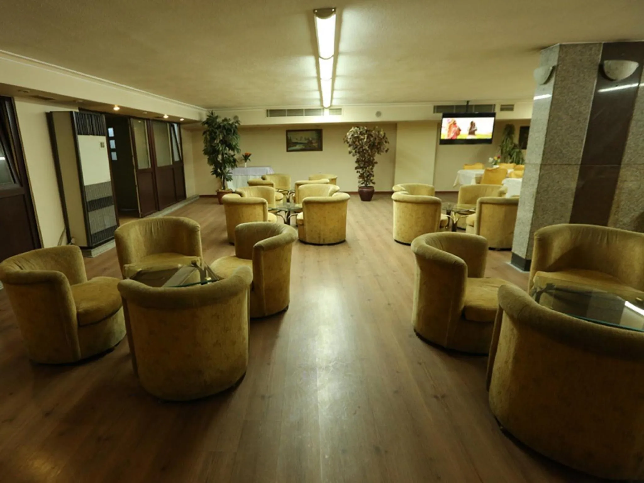Communal lounge/ TV room in Kayalar Hotel