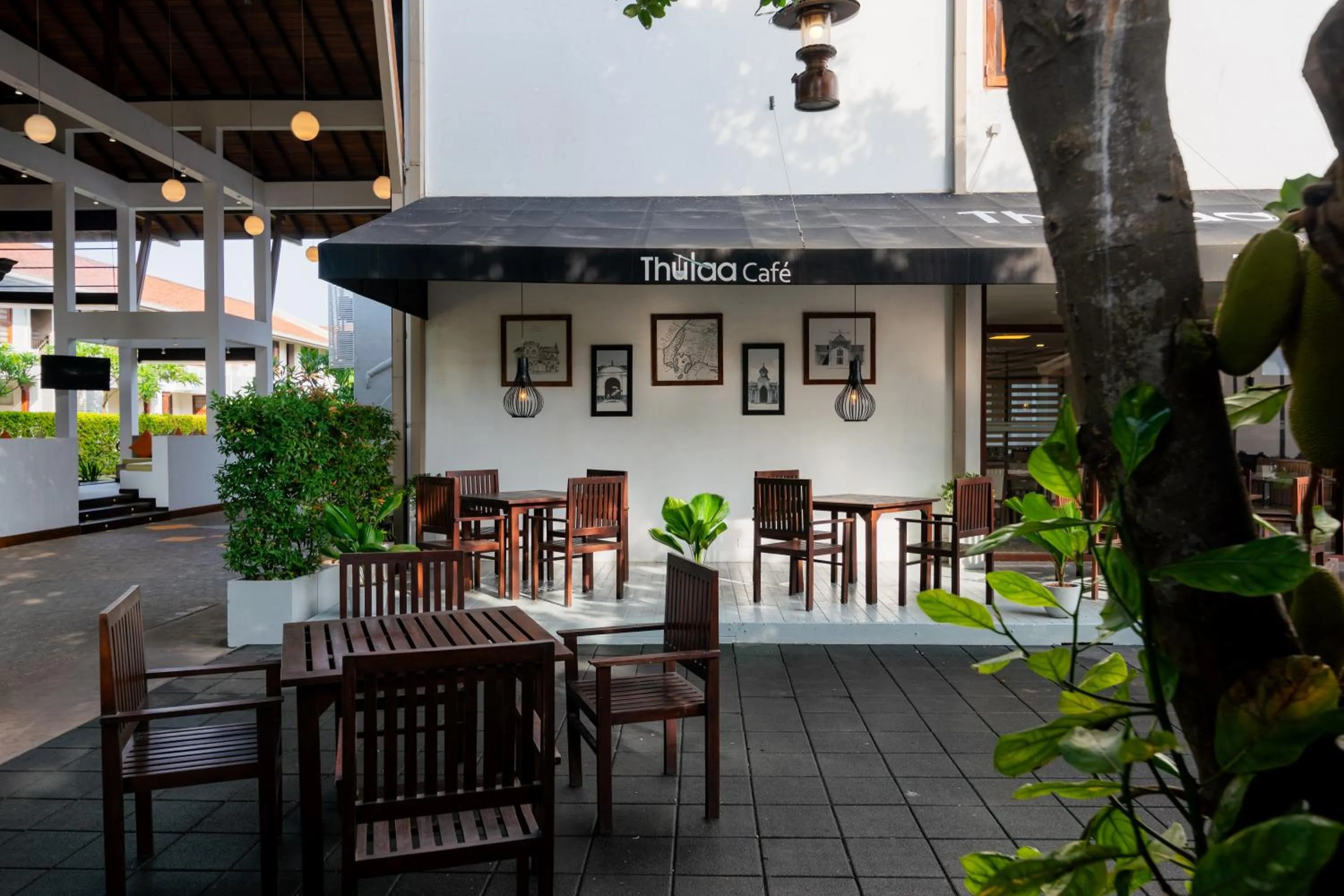 Patio in The Thinnai Hotel - Jaffna