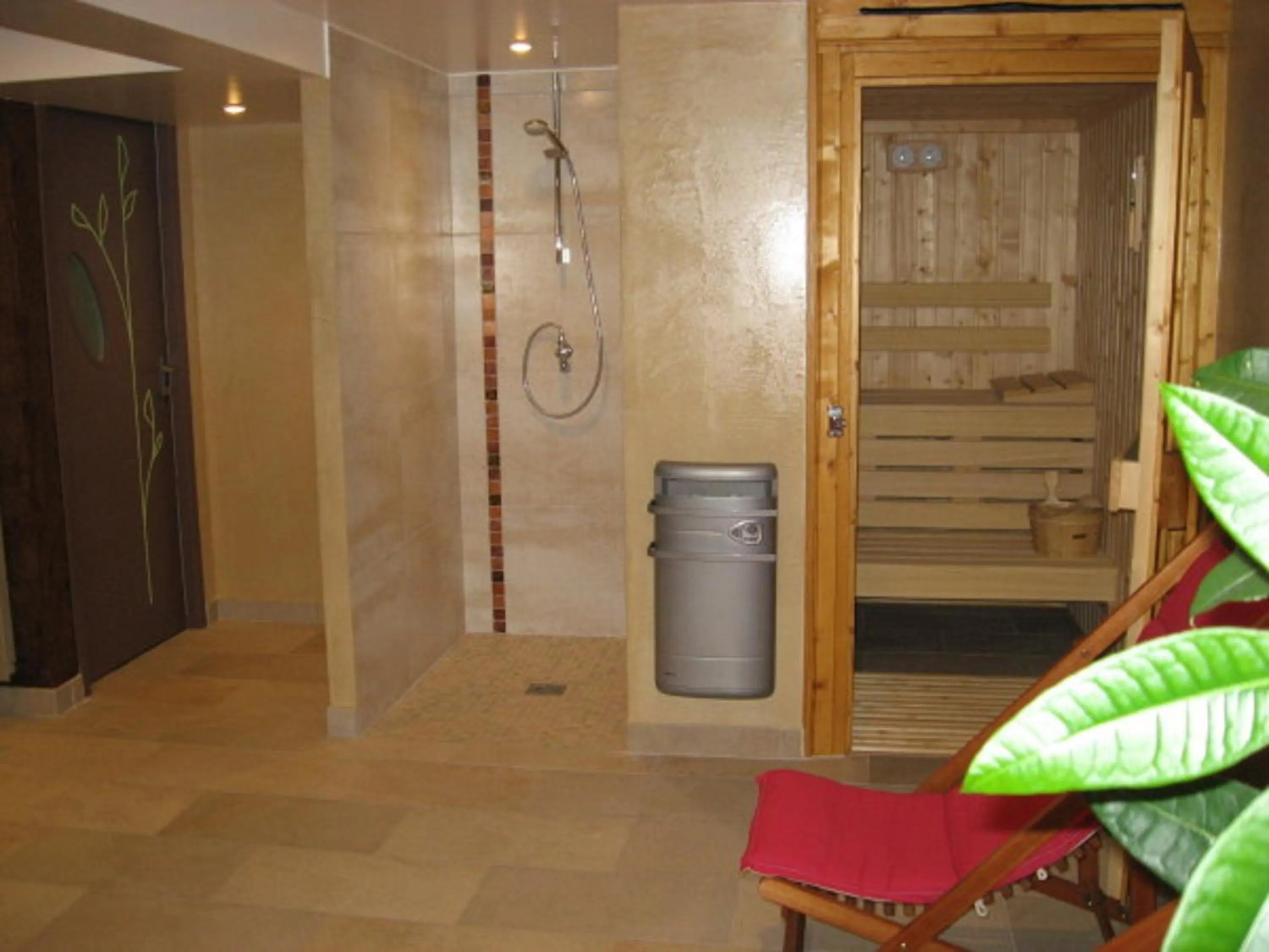 Hot Tub, Bathroom in Auv'hôtel
