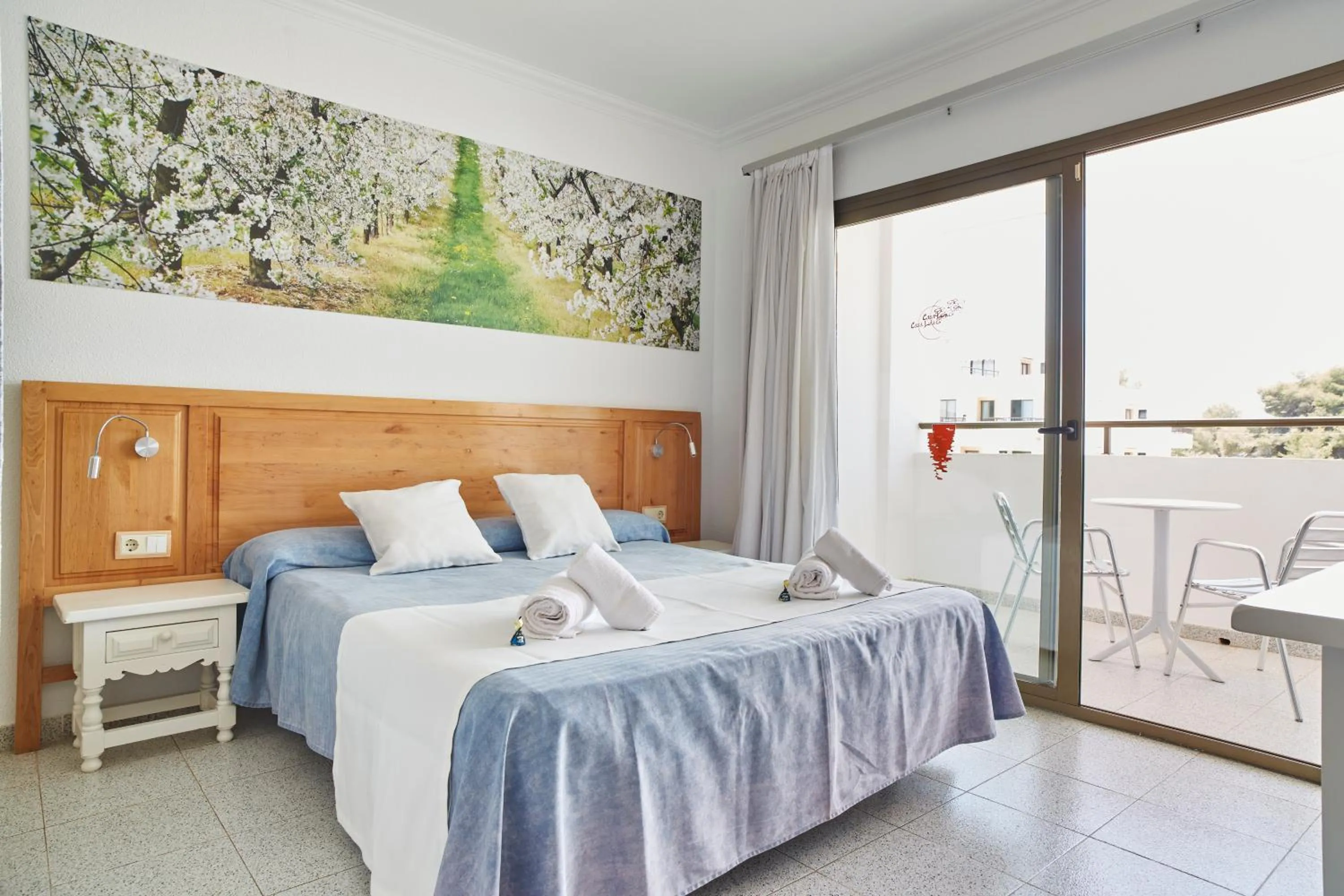 Bedroom, Bed in Invisa Hotel Casa Luis