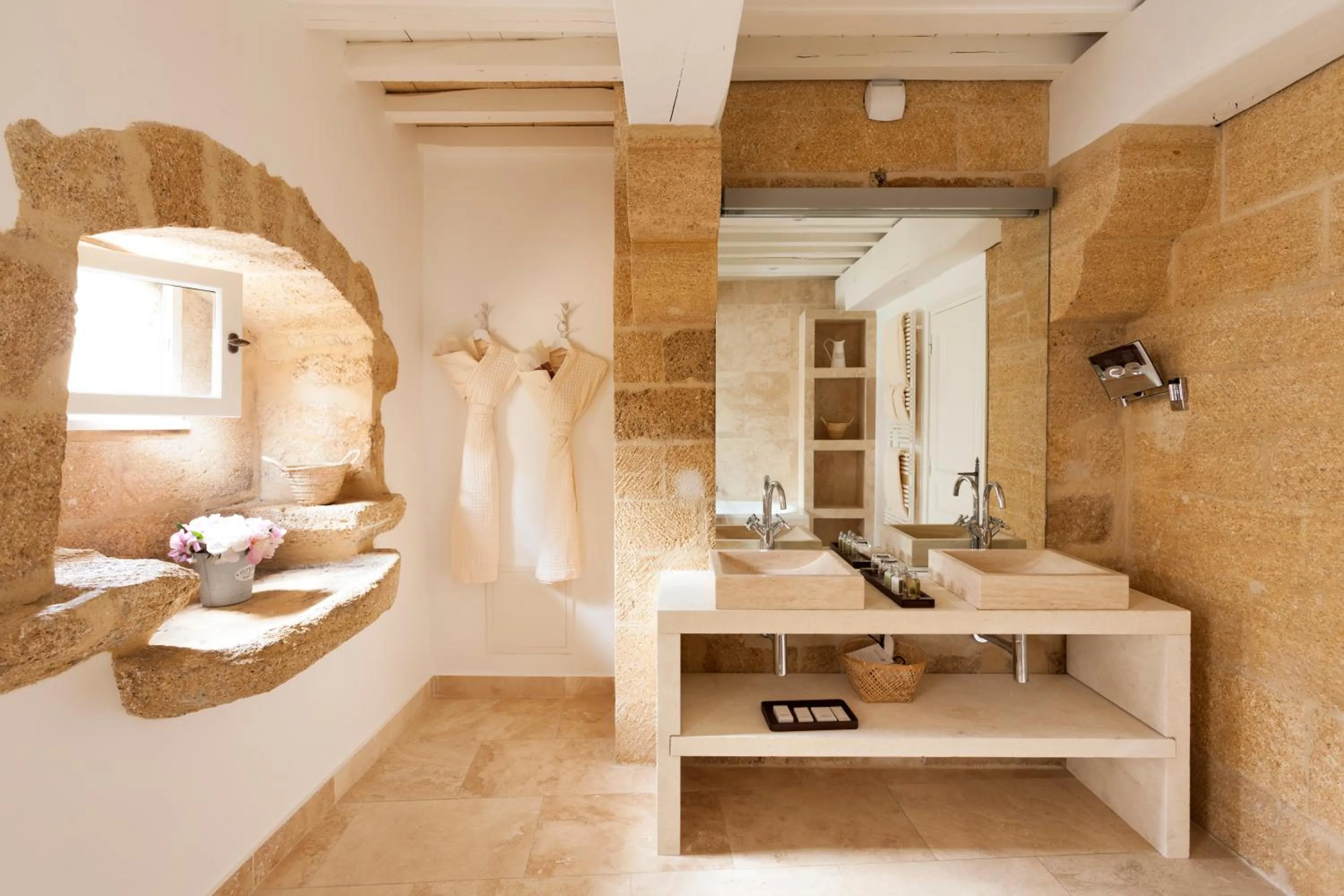 Bathroom in Le Vieux Castillon