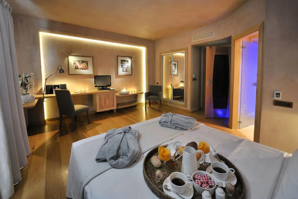 Bed in Valeni Boutique Hotel & Spa