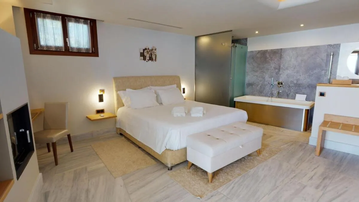 Bed in Valeni Boutique Hotel & Spa