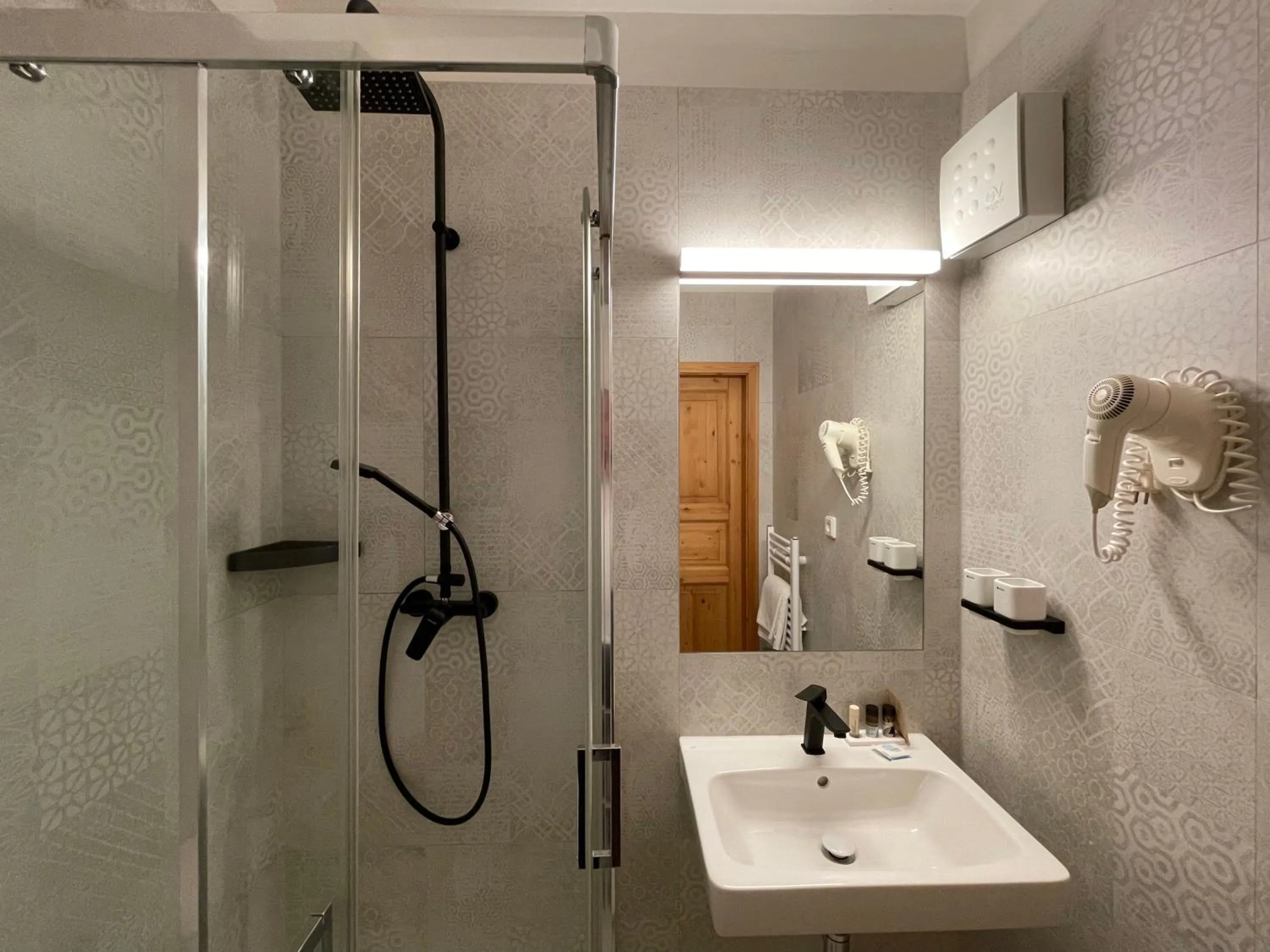 Bathroom in Hotel La Romantica