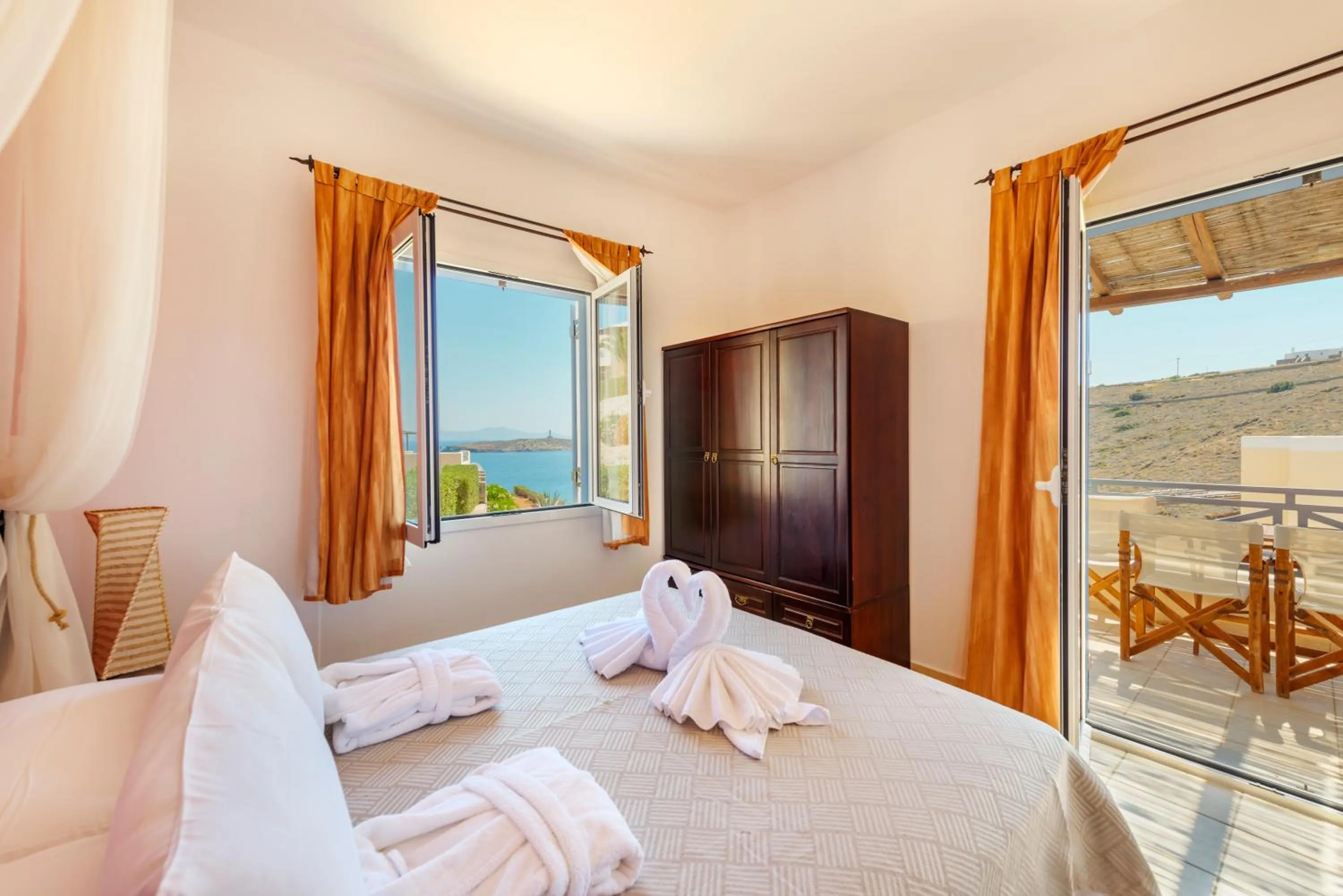 Deluxe Suite with Sea View in Sunrise Beach Suites