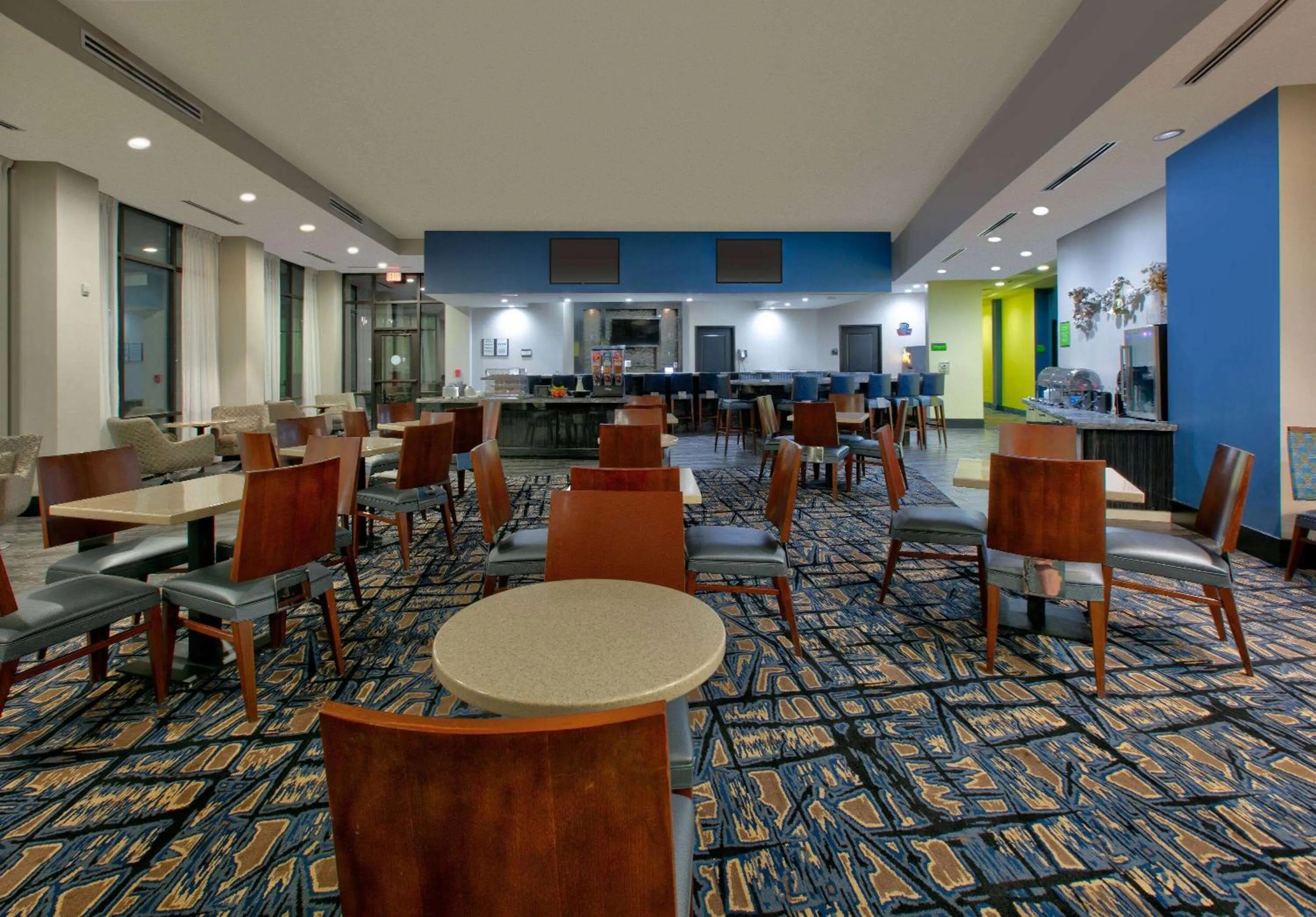 Lobby or reception in La Quinta Inn & Suites by Wyndham Lubbock Southwest