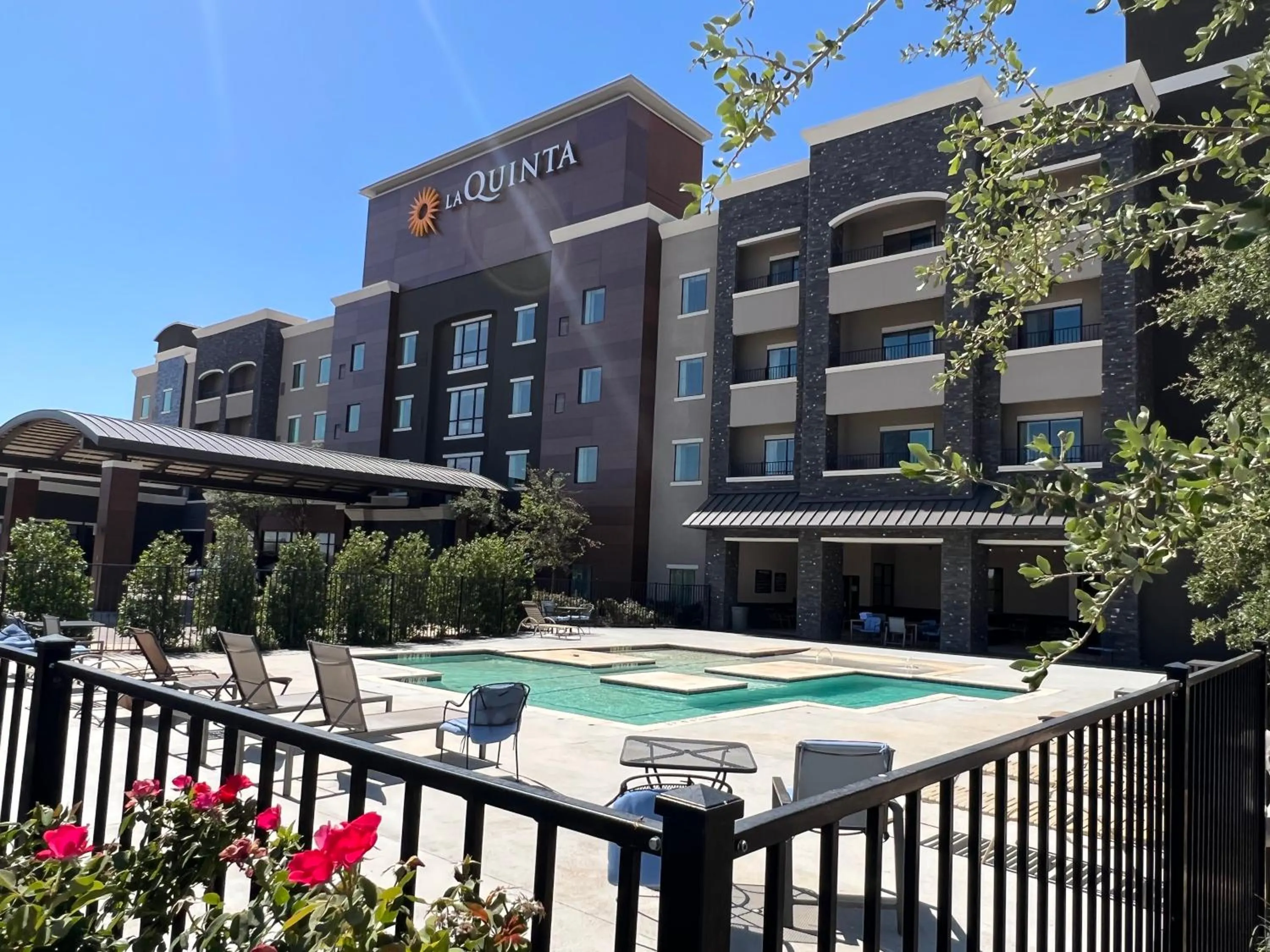 Property building in La Quinta Inn & Suites by Wyndham Lubbock Southwest