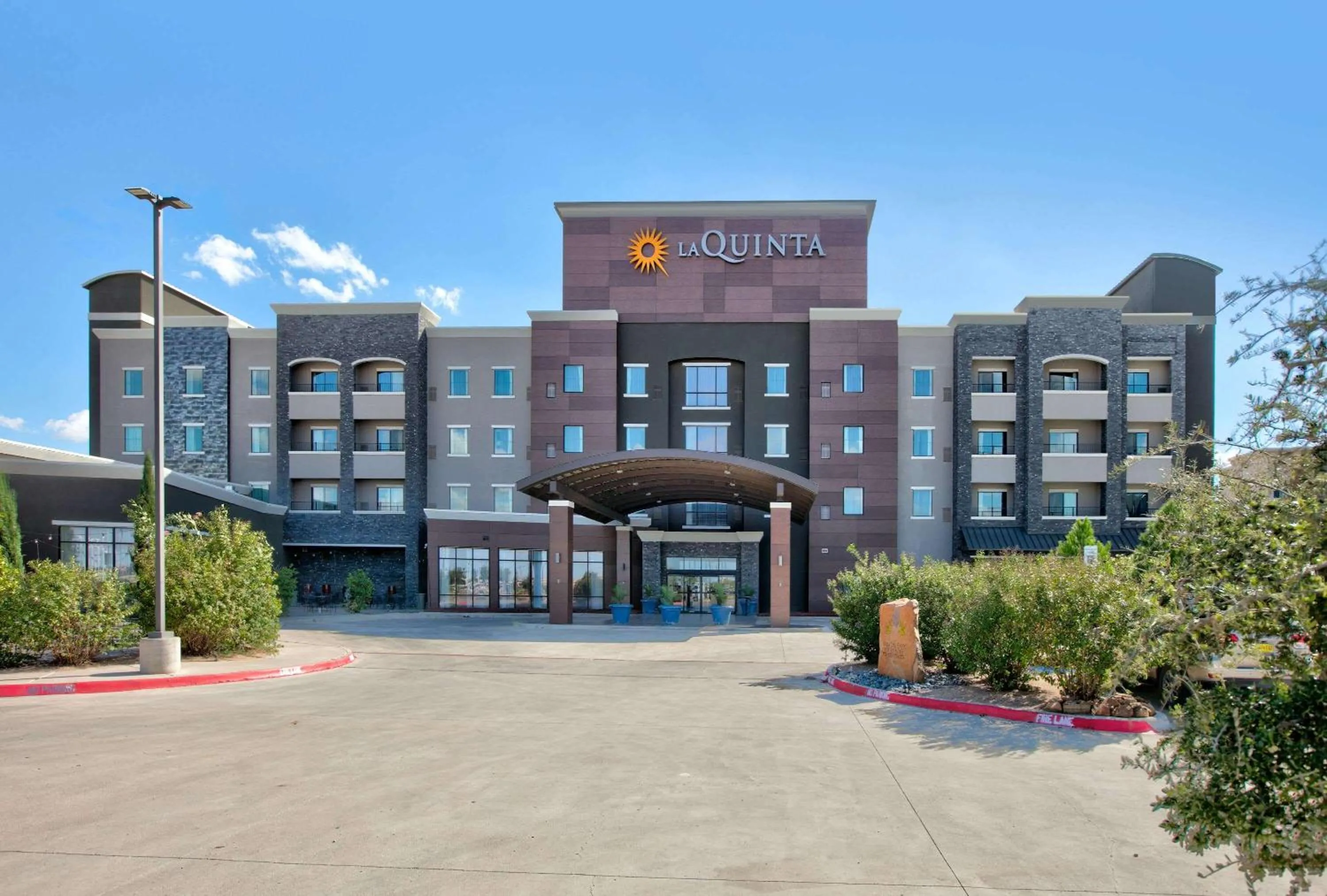 Property building in La Quinta Inn & Suites by Wyndham Lubbock Southwest