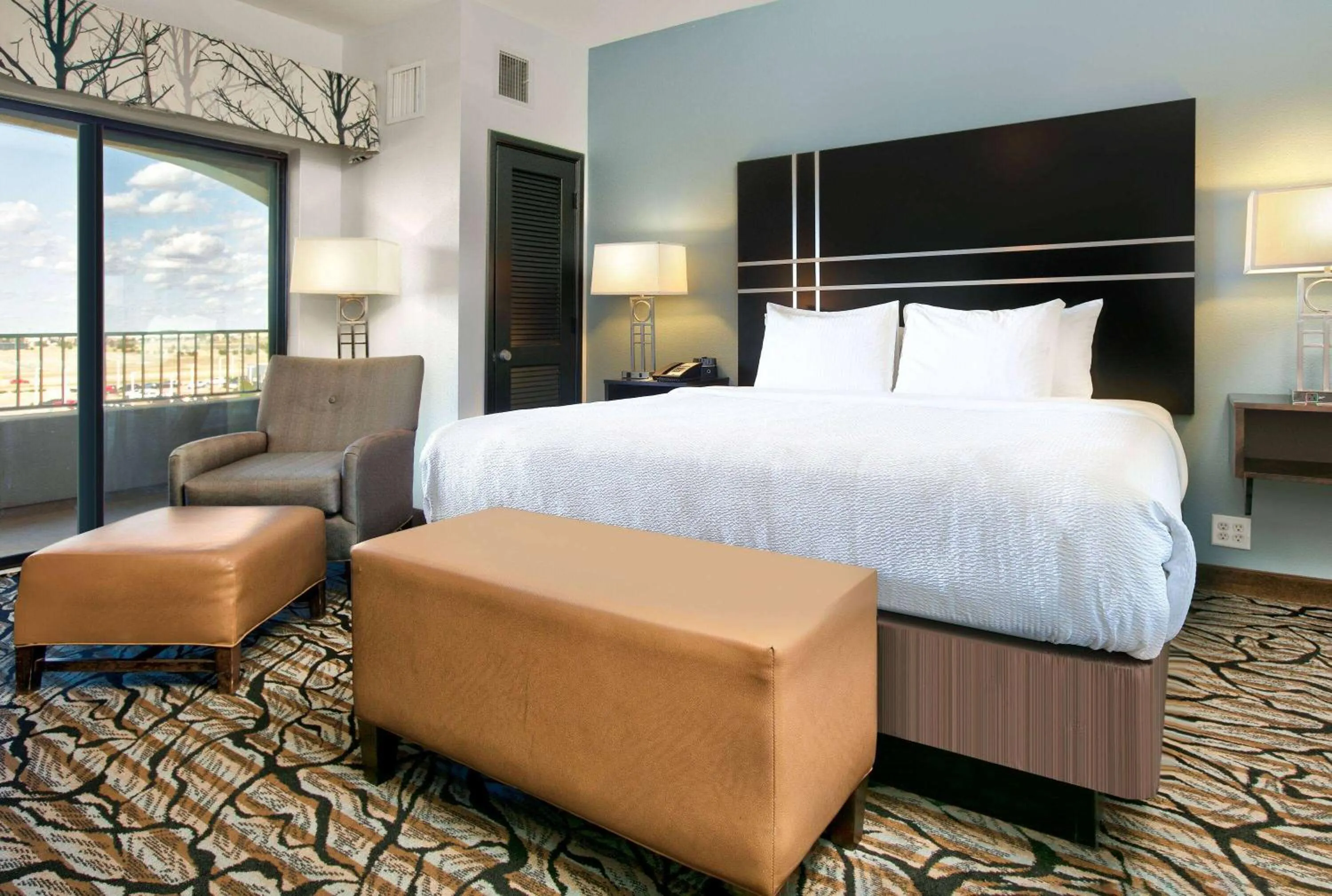 Photo of the whole room, Bed in La Quinta Inn & Suites by Wyndham Lubbock Southwest