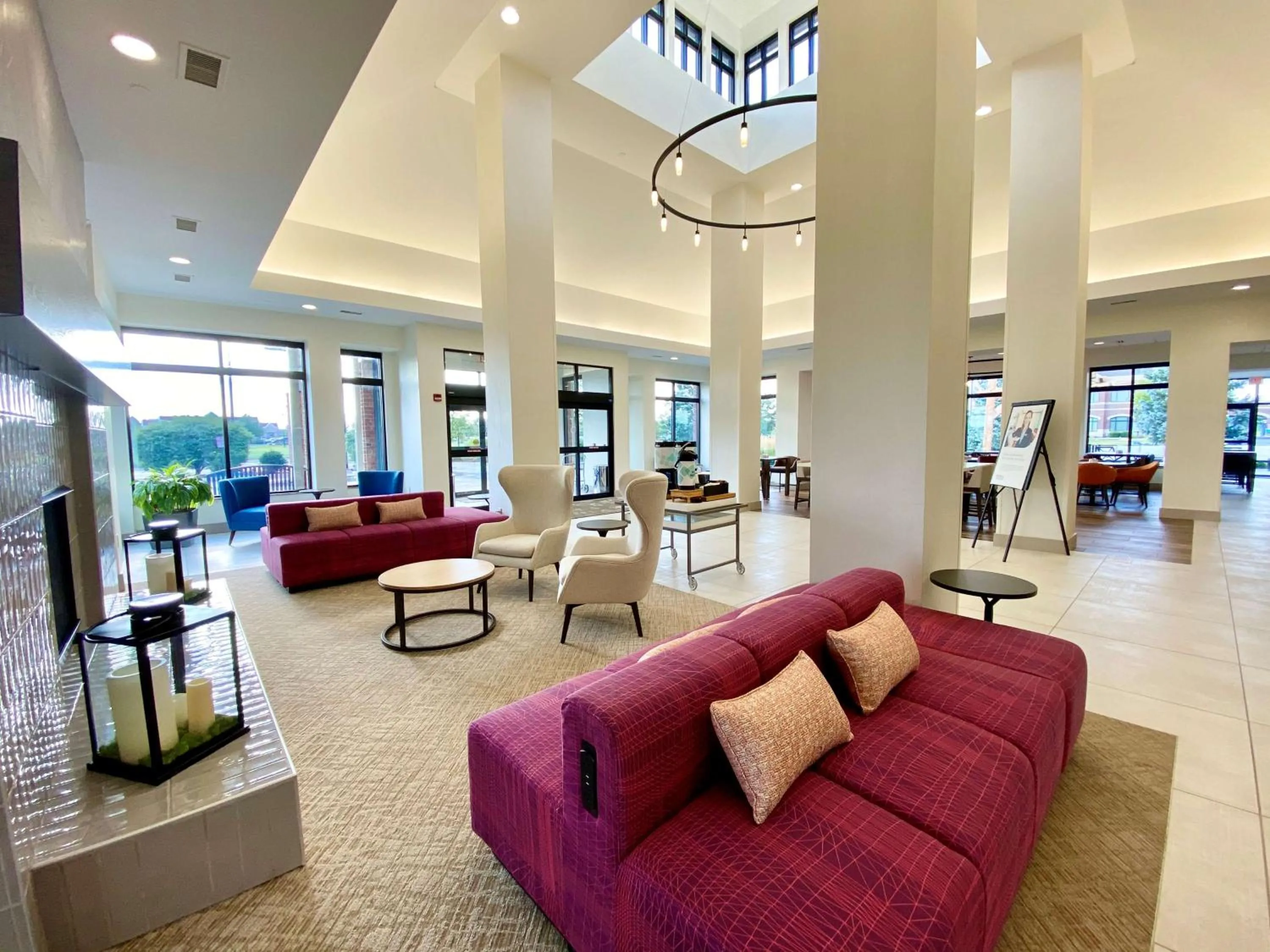 Lobby or reception in Hilton Garden Inn Oconomowoc