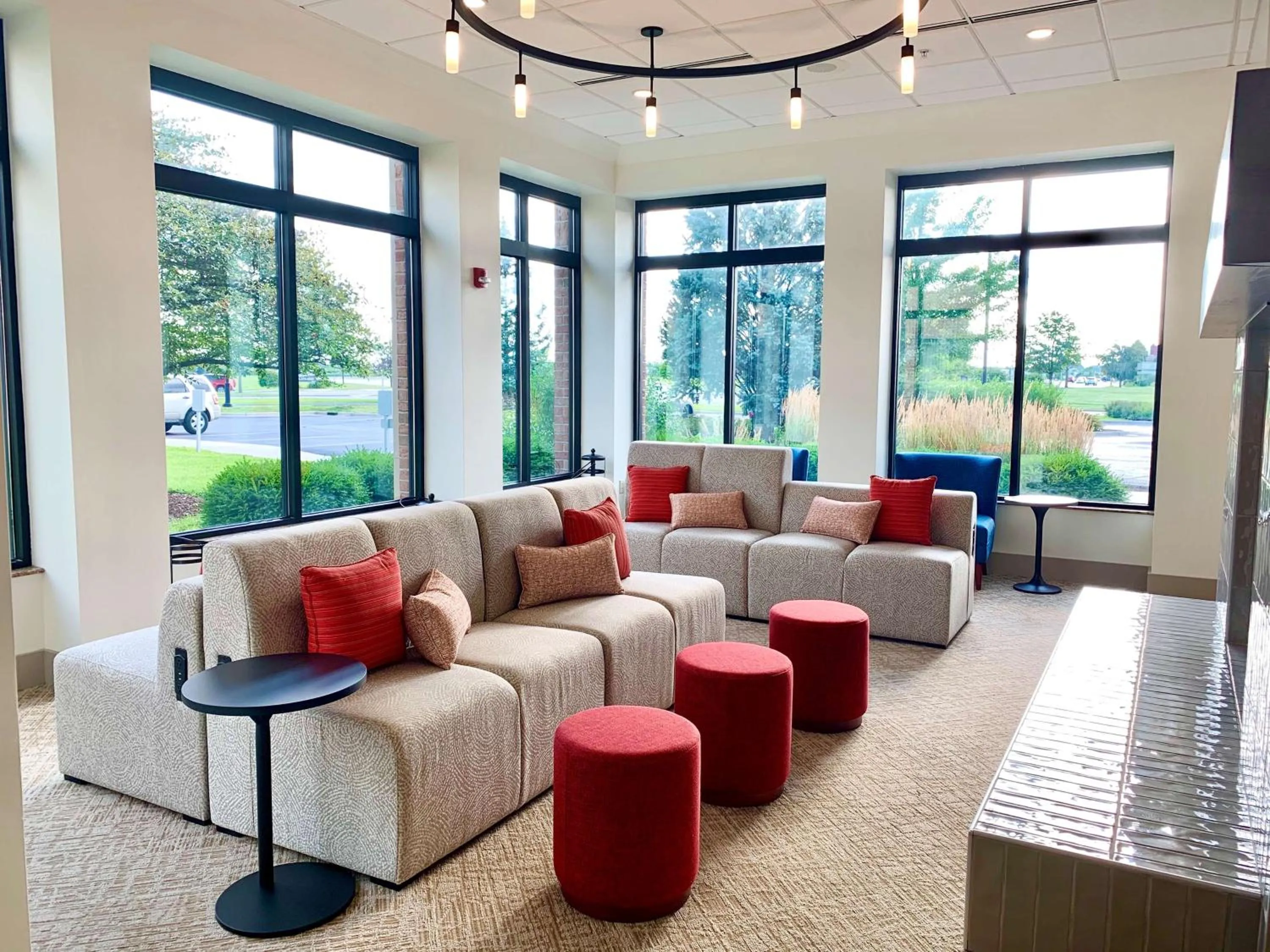 Lobby or reception in Hilton Garden Inn Oconomowoc