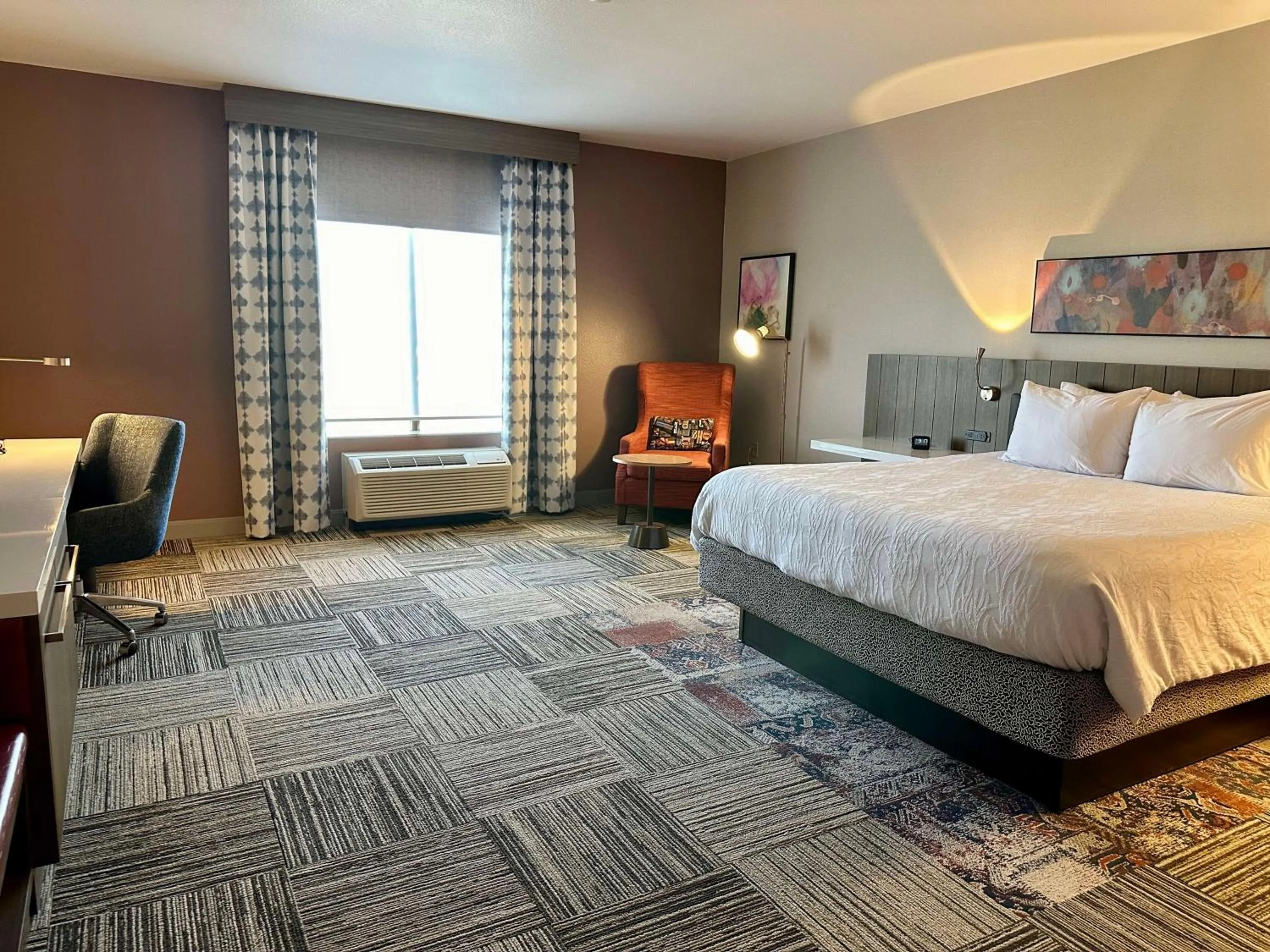 Bed in Hilton Garden Inn Oconomowoc