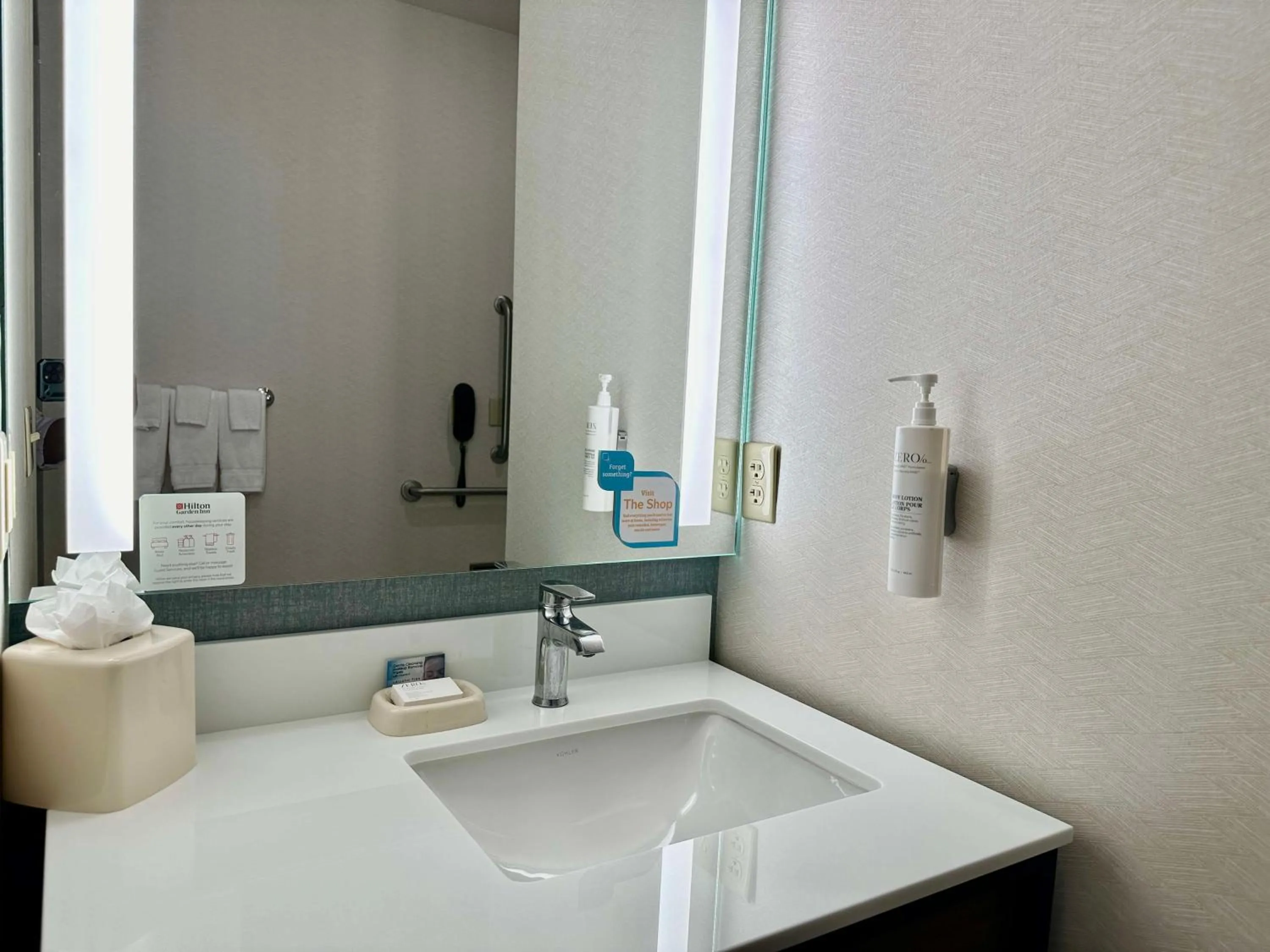 Bathroom in Hilton Garden Inn Oconomowoc