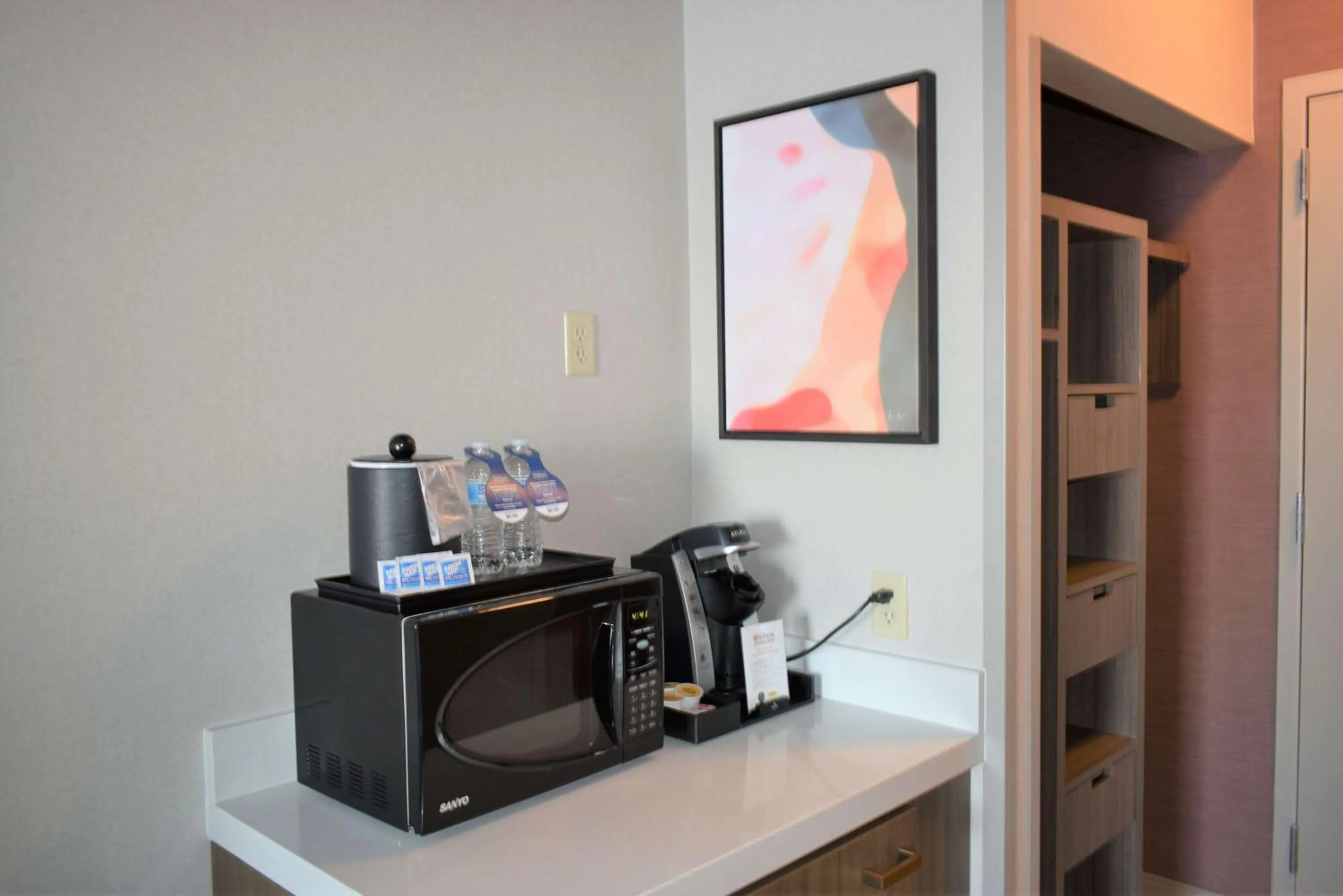 Photo of the whole room in Hilton Garden Inn Oconomowoc