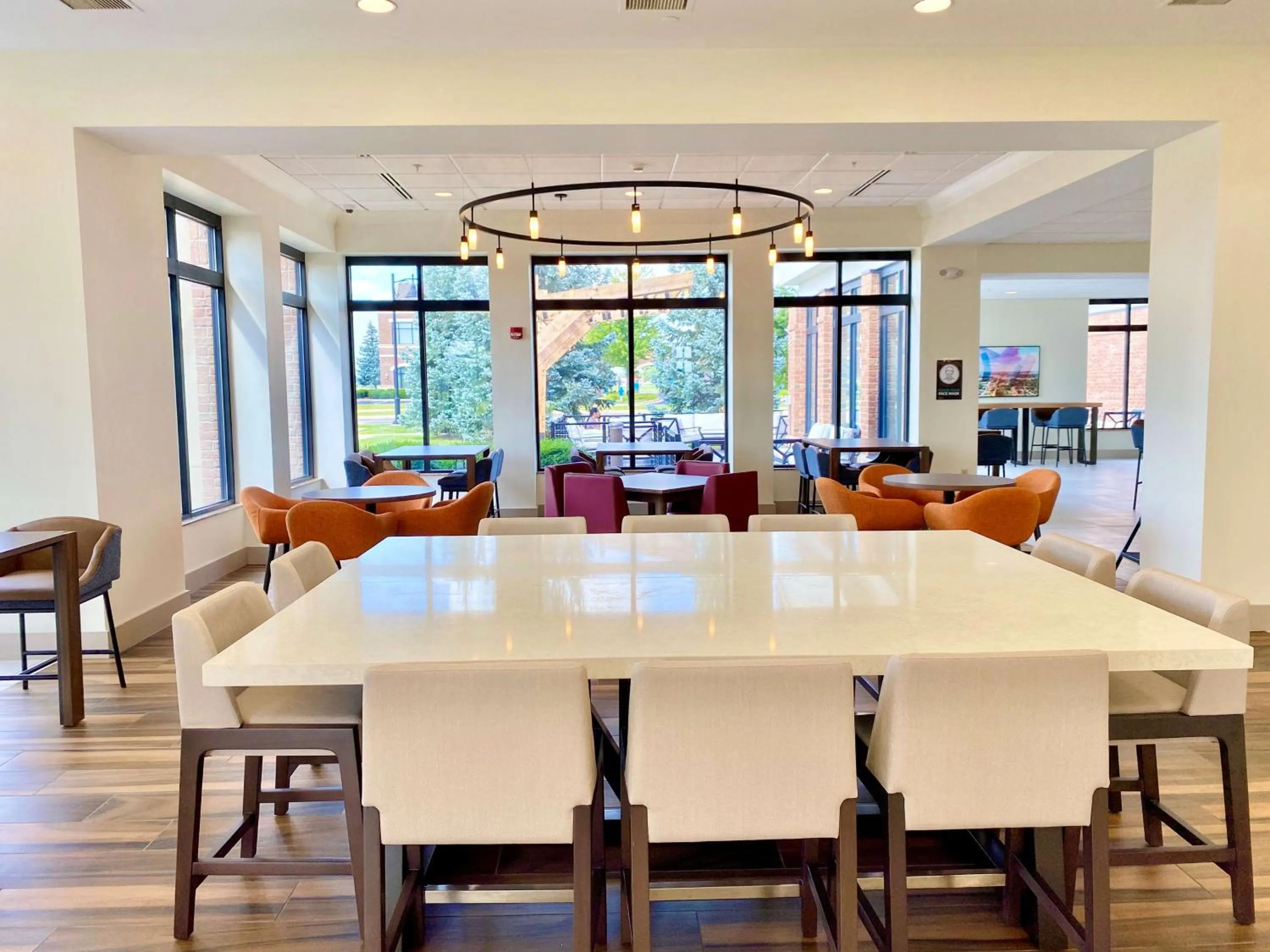 Restaurant/places to eat in Hilton Garden Inn Oconomowoc