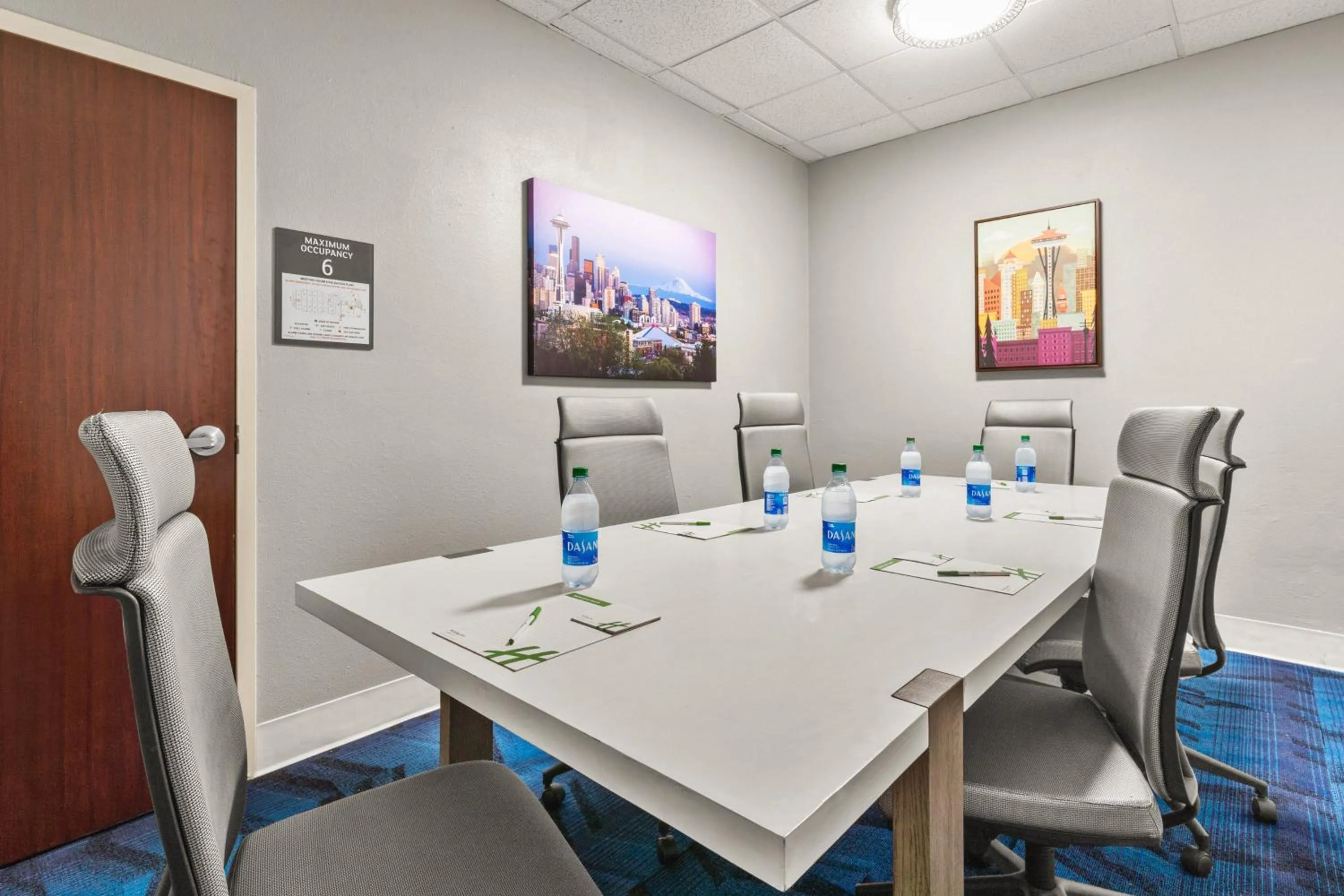 Meeting/conference room in Holiday Inn & Suites Bothell an IHG Hotel