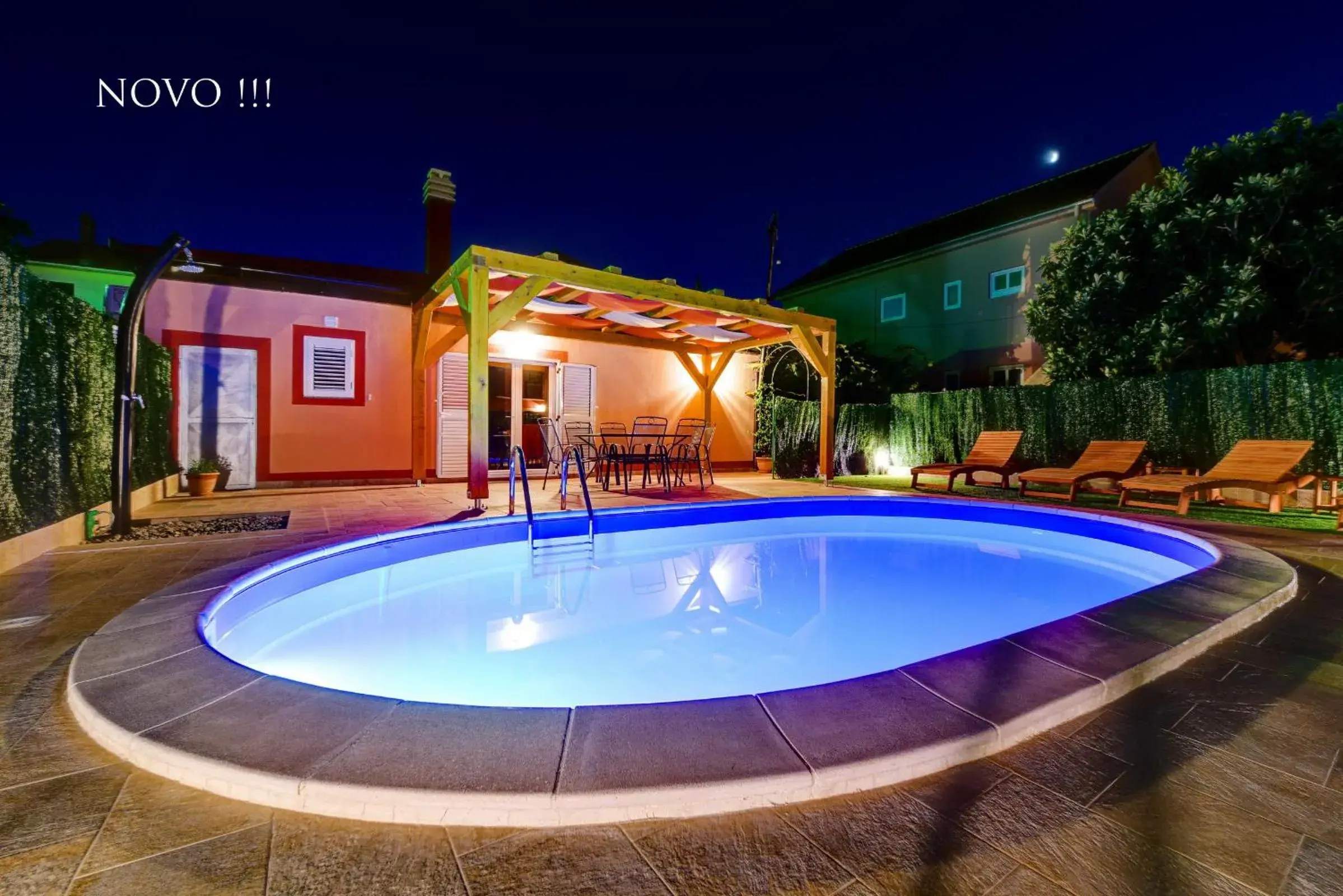 Holiday home Orange with heated pool and parking Holiday home Orange with heated pool and parking