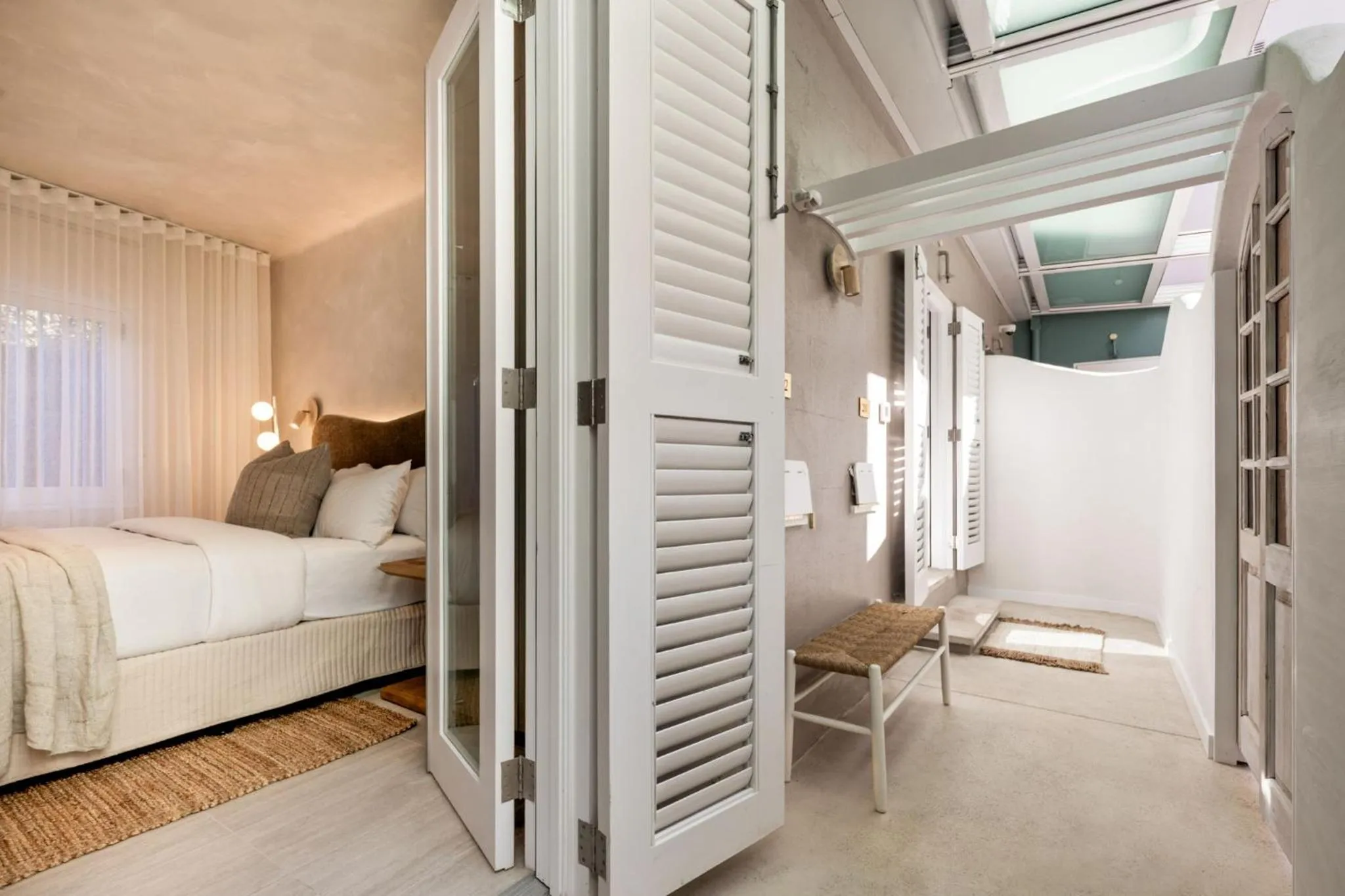 Bed in Medusa Hotel Sydney