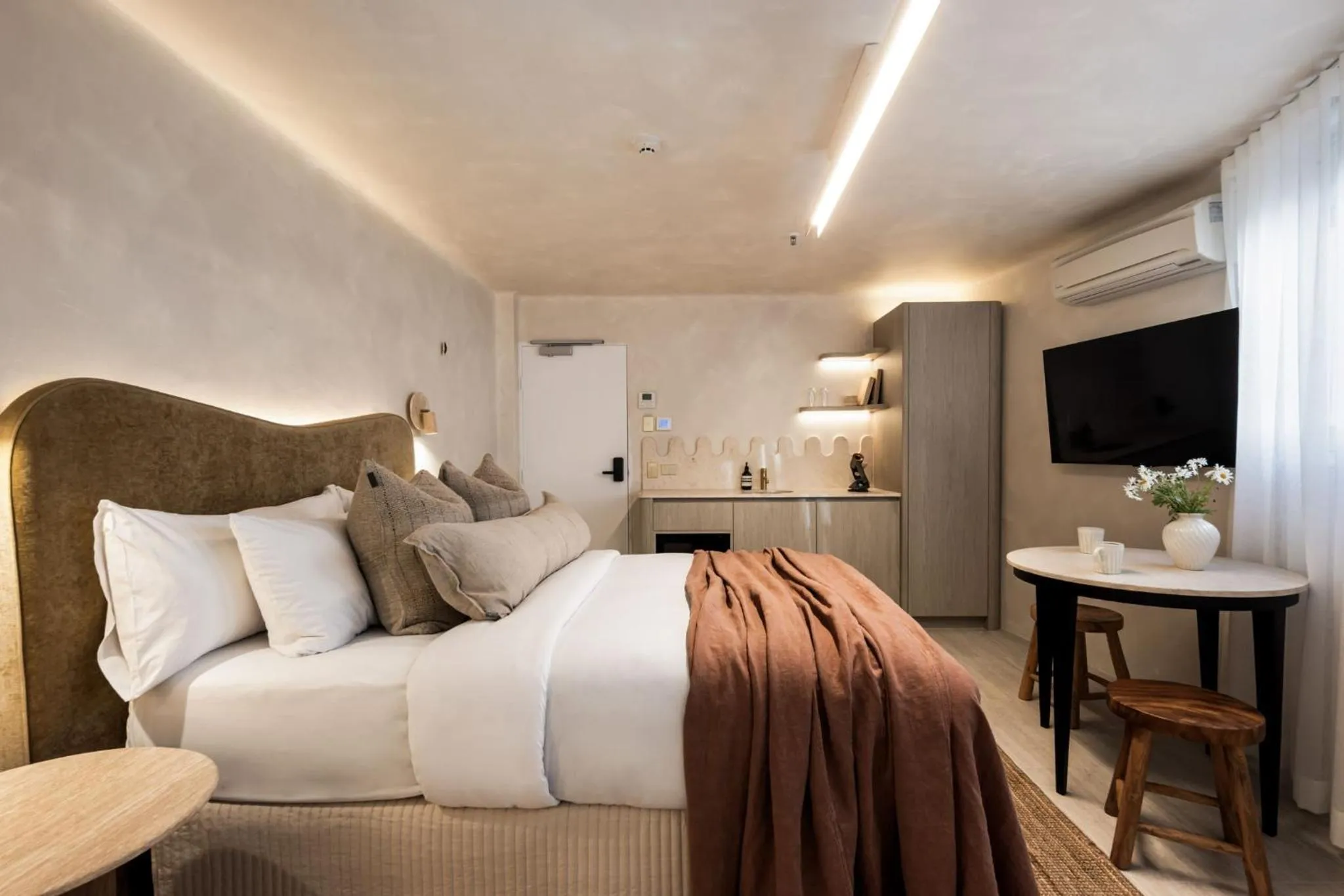 Bed in Medusa Hotel Sydney