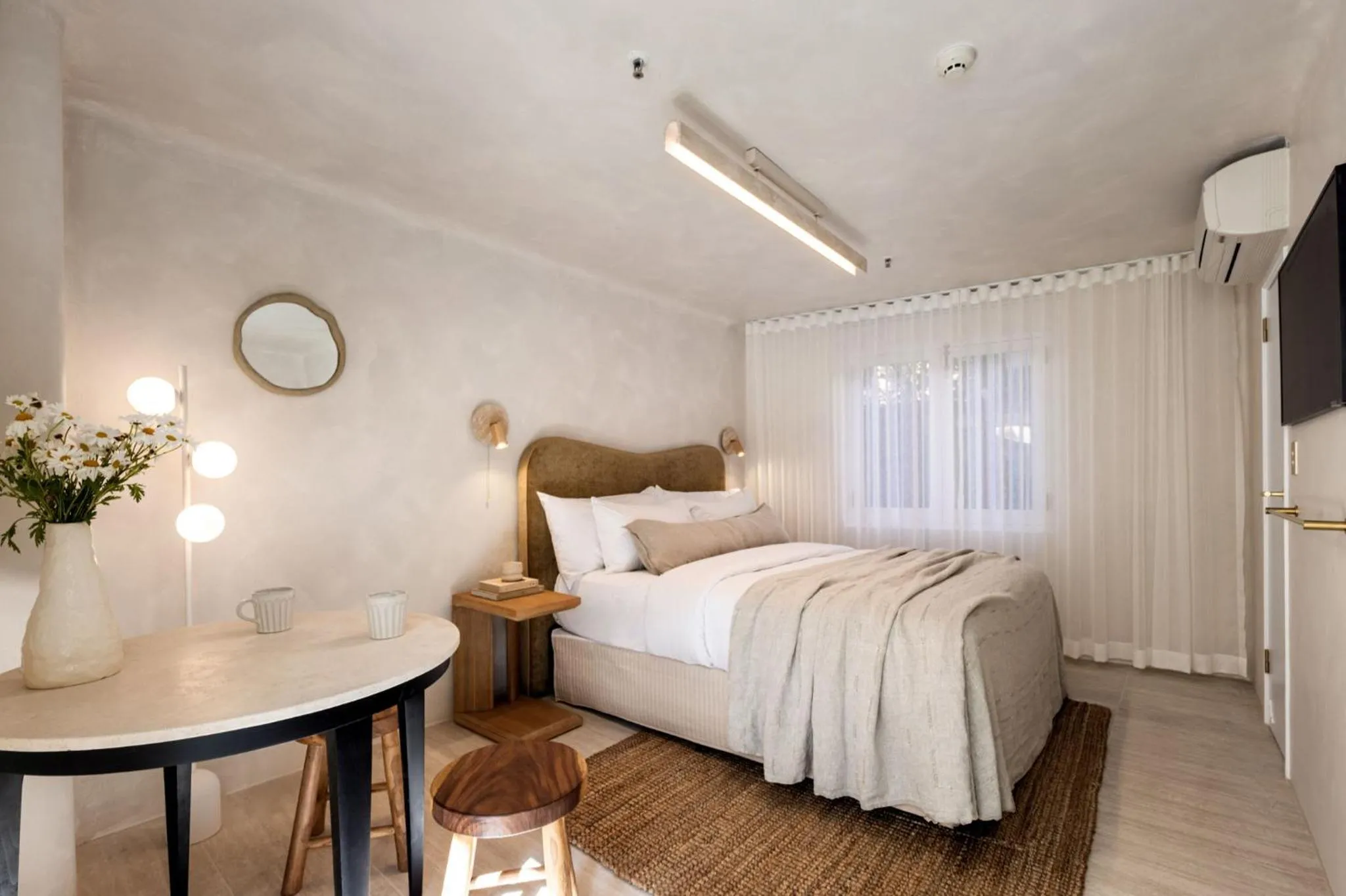 Bed in Medusa Hotel Sydney