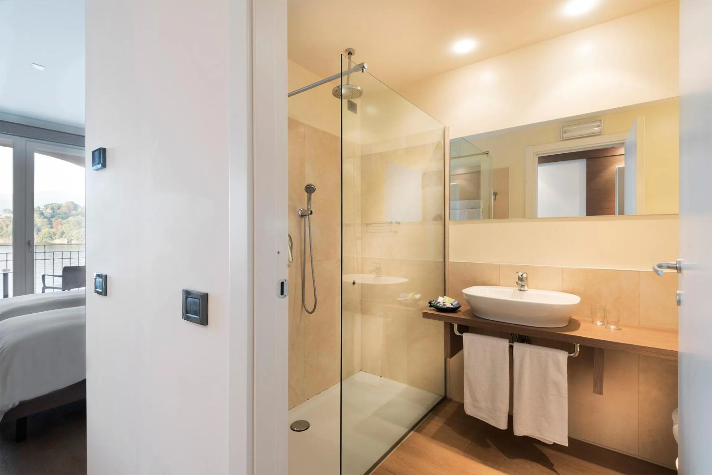 Shower in Il Porticciolo