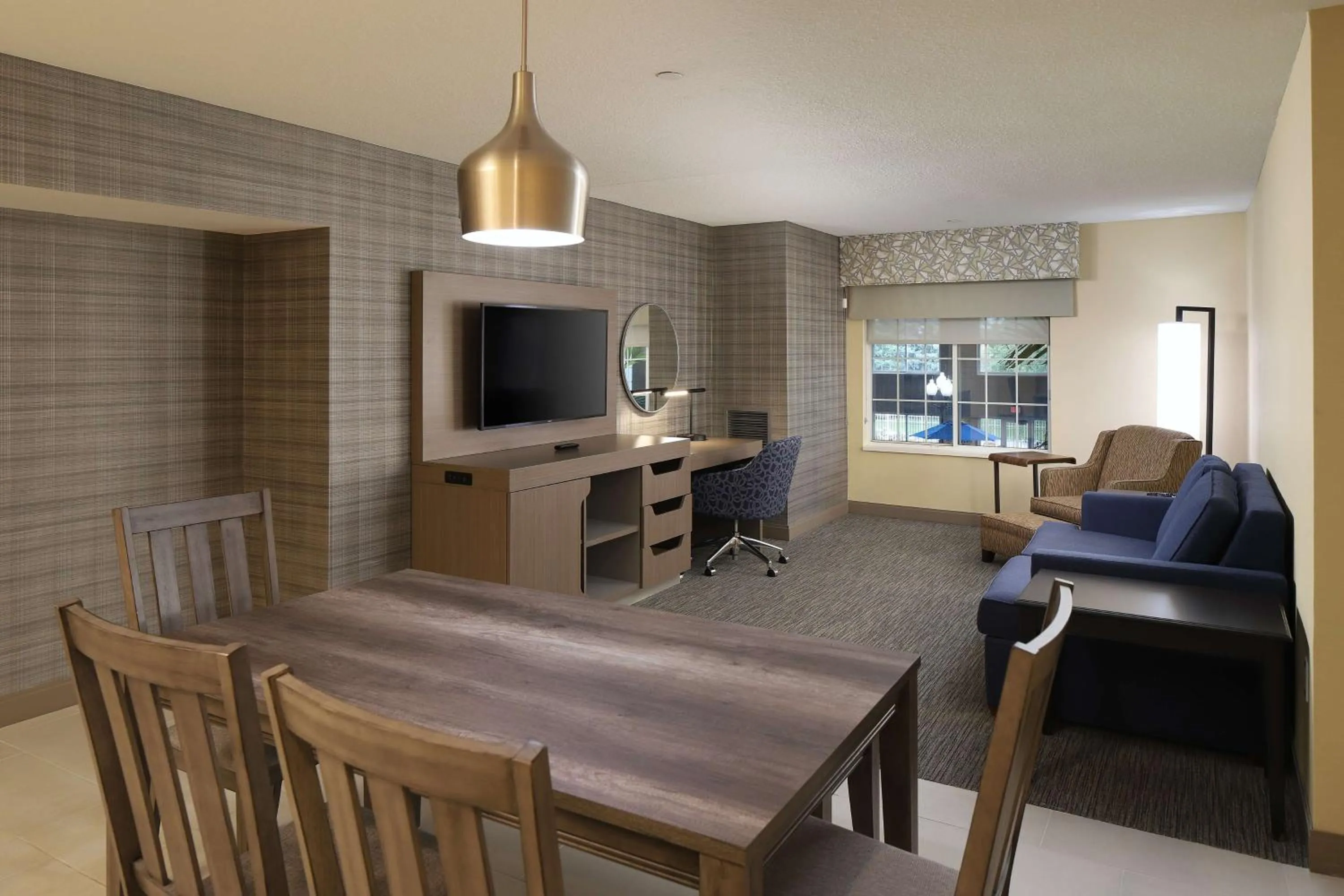 Bedroom in Hampton Inn Holland