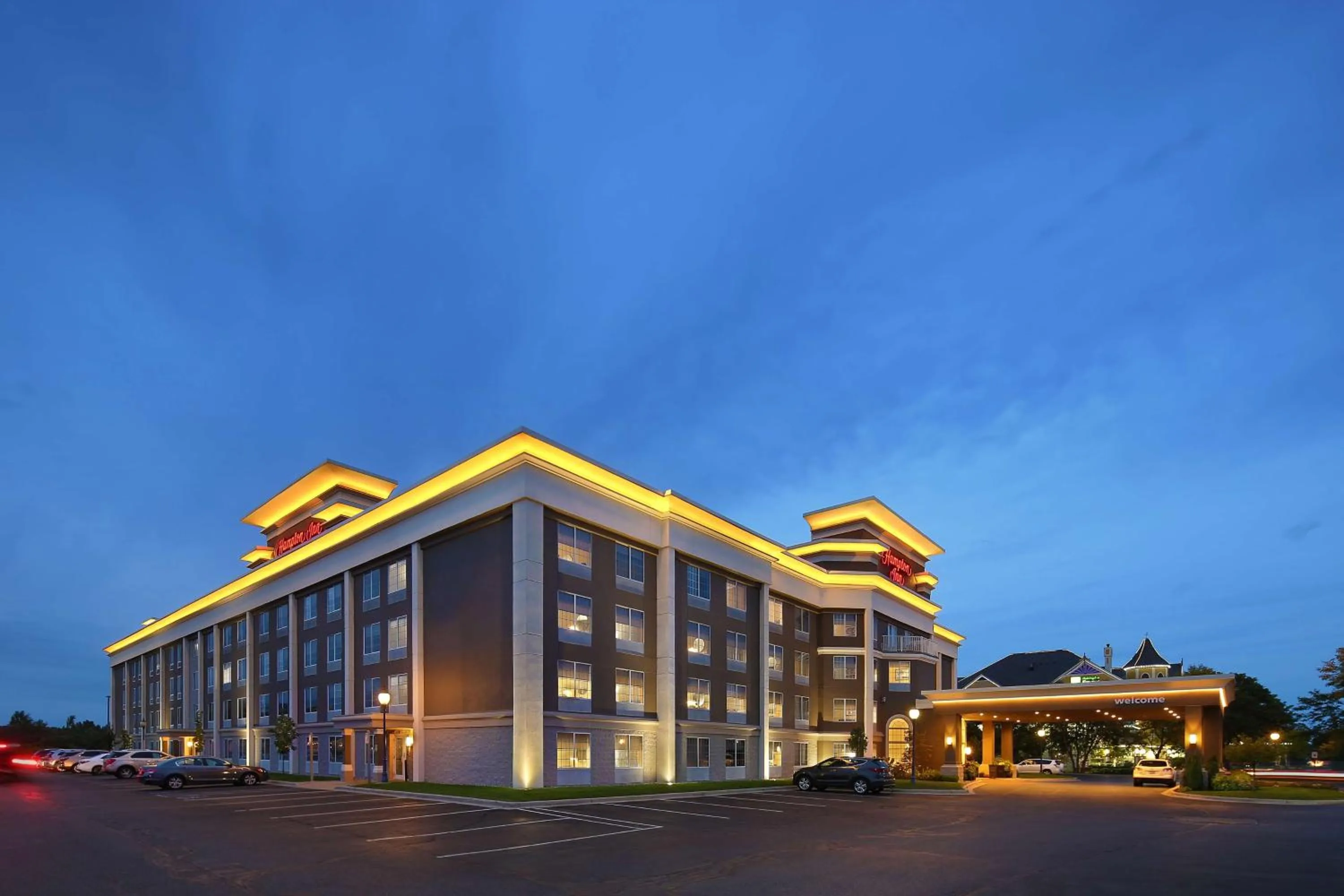 Property building in Hampton Inn Holland