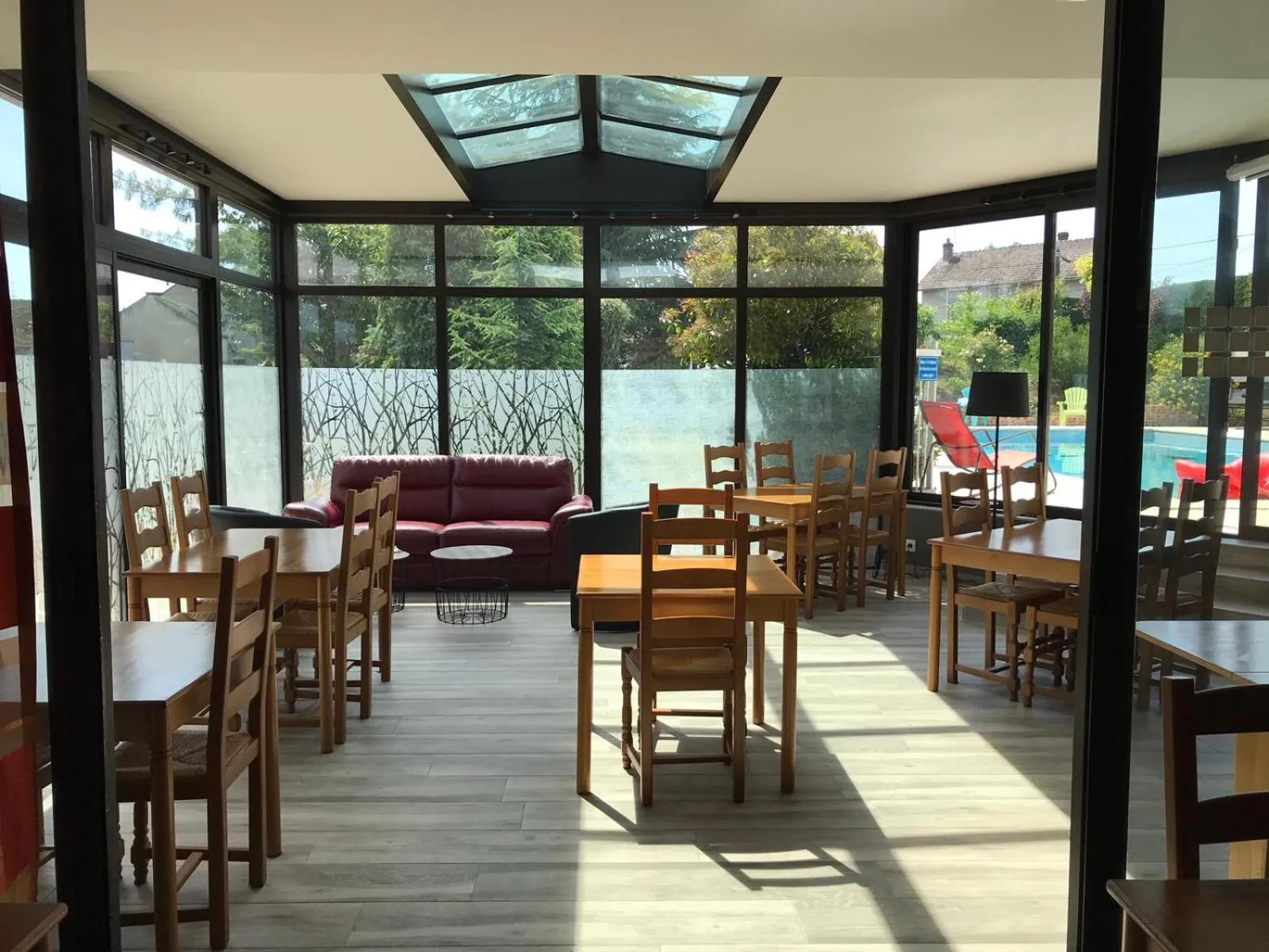 Swimming pool in Brit Hotel Dak Hotel