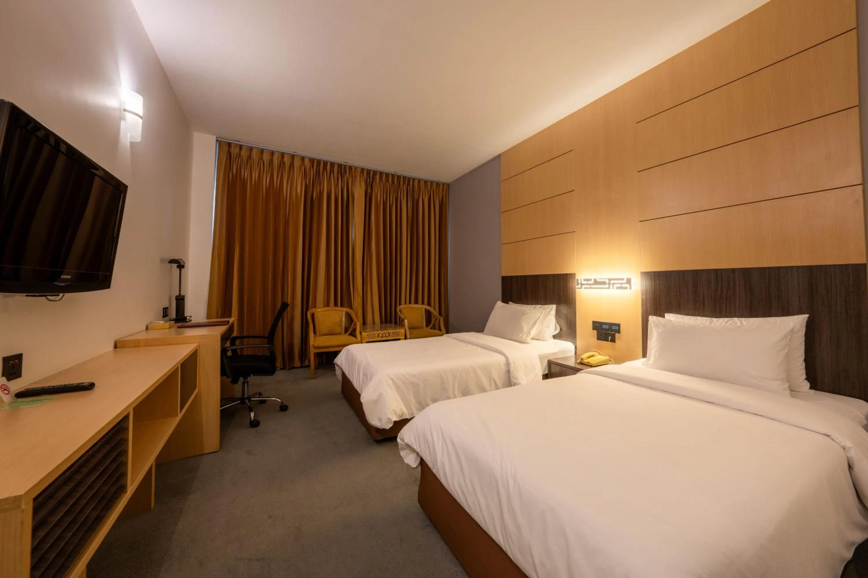 Bedroom, Bed in Ariston Hotel Bangkok