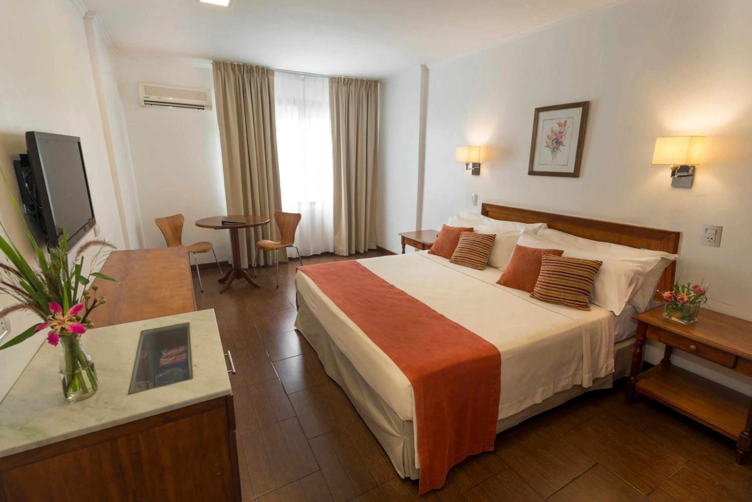 Bed in Hotel Saint George