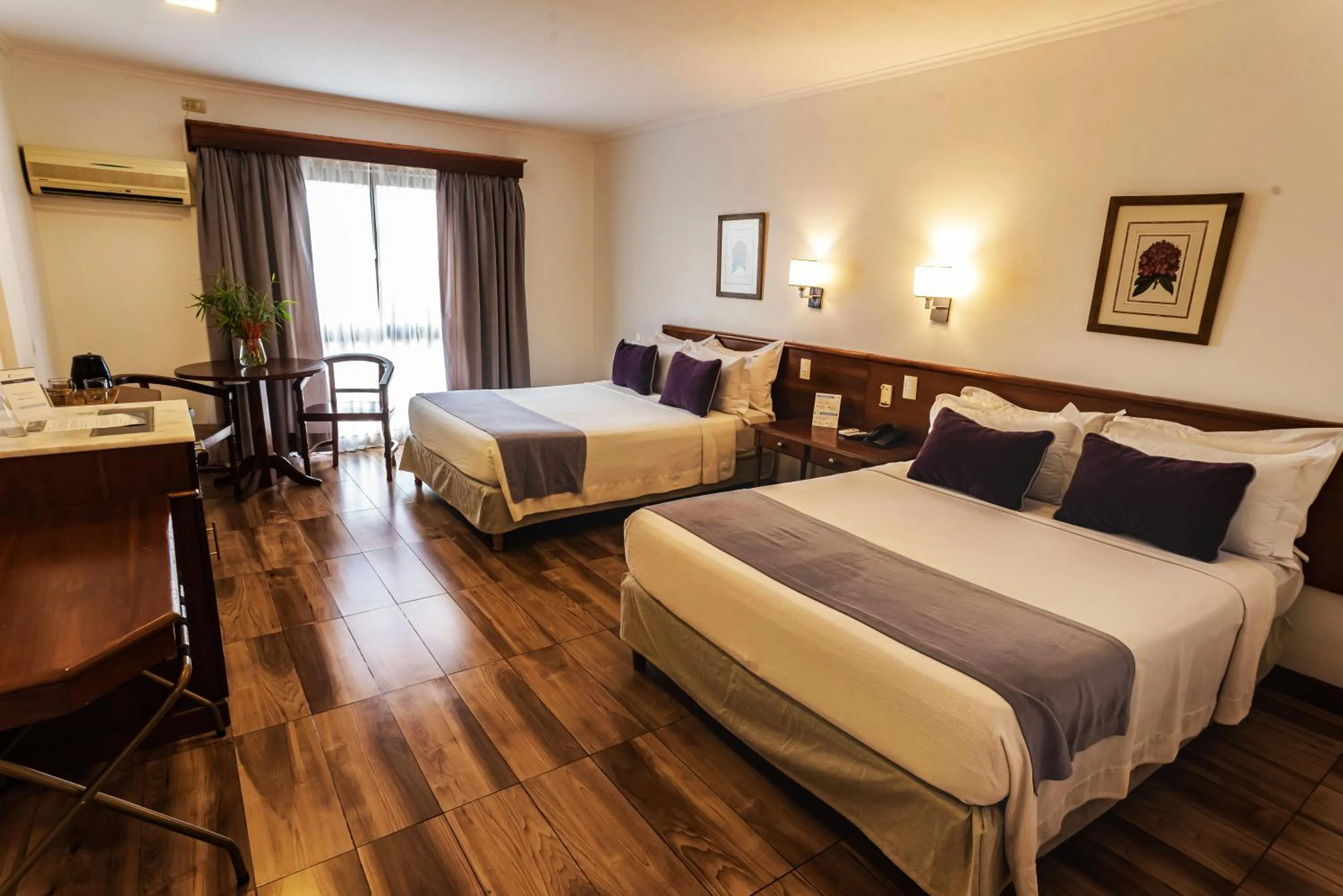 Bed in Hotel Saint George