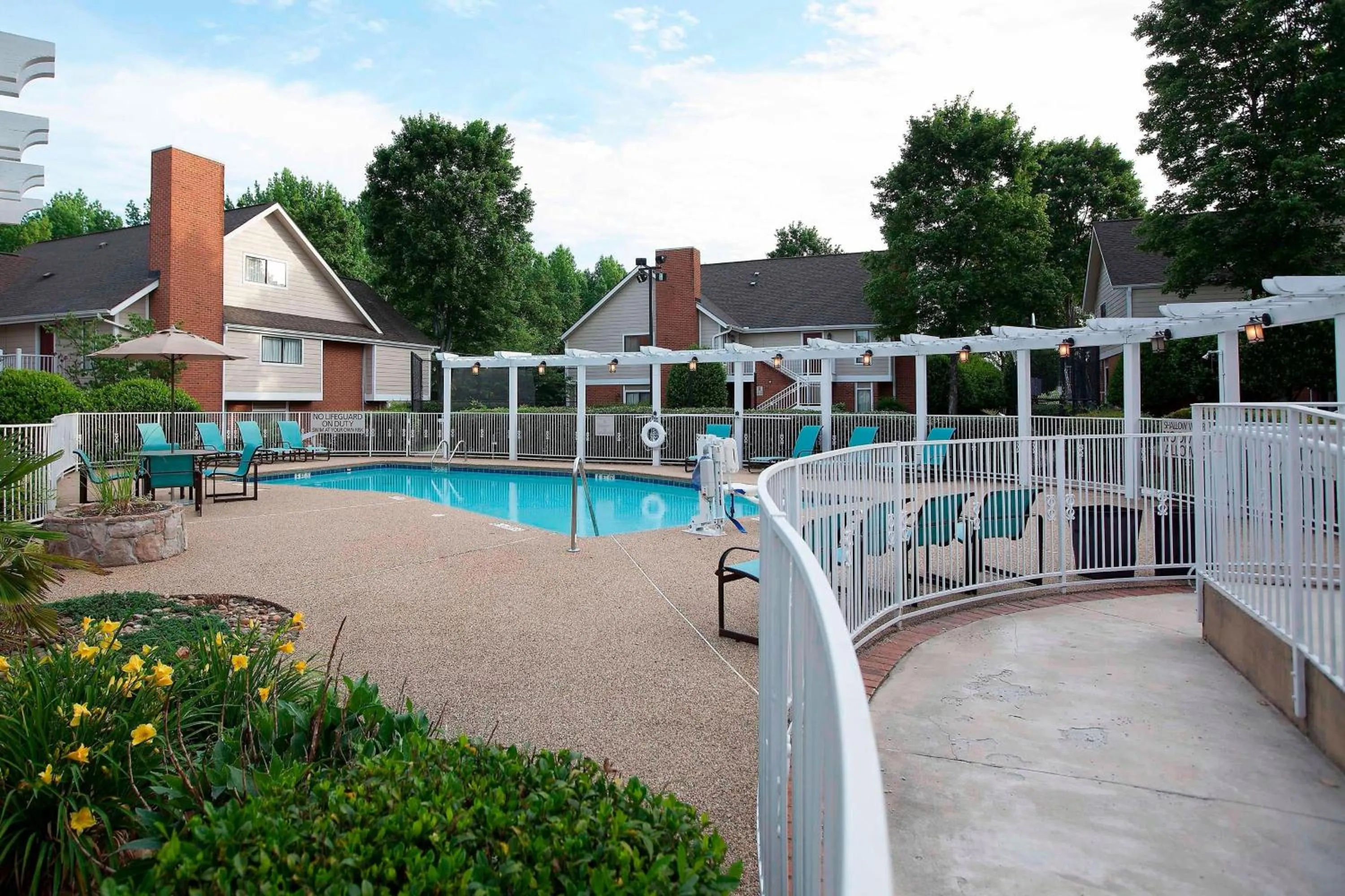 Swimming pool in Residence Inn by Marriott Spartanburg