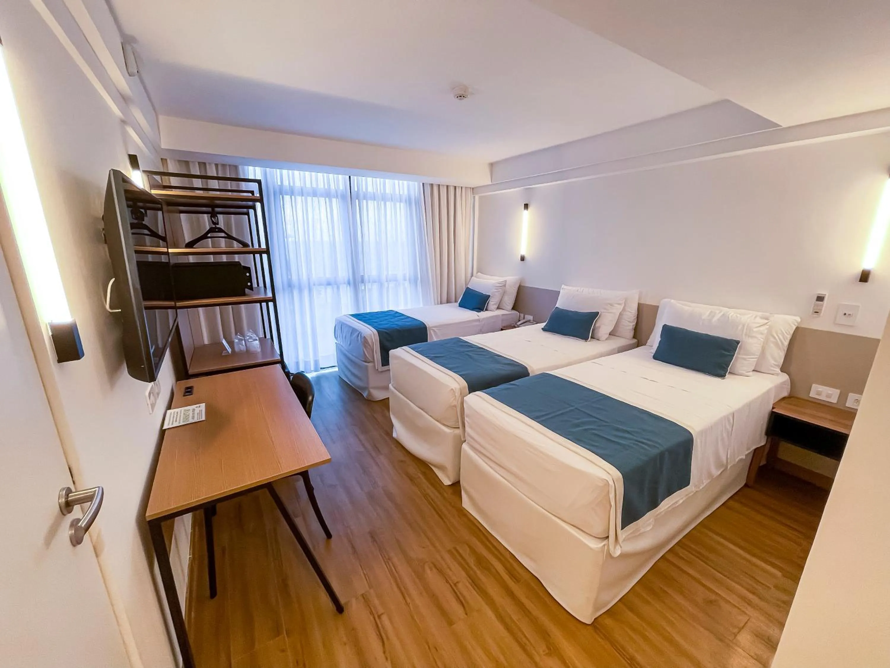 Photo of the whole room, Bed in Marante Plaza Hotel