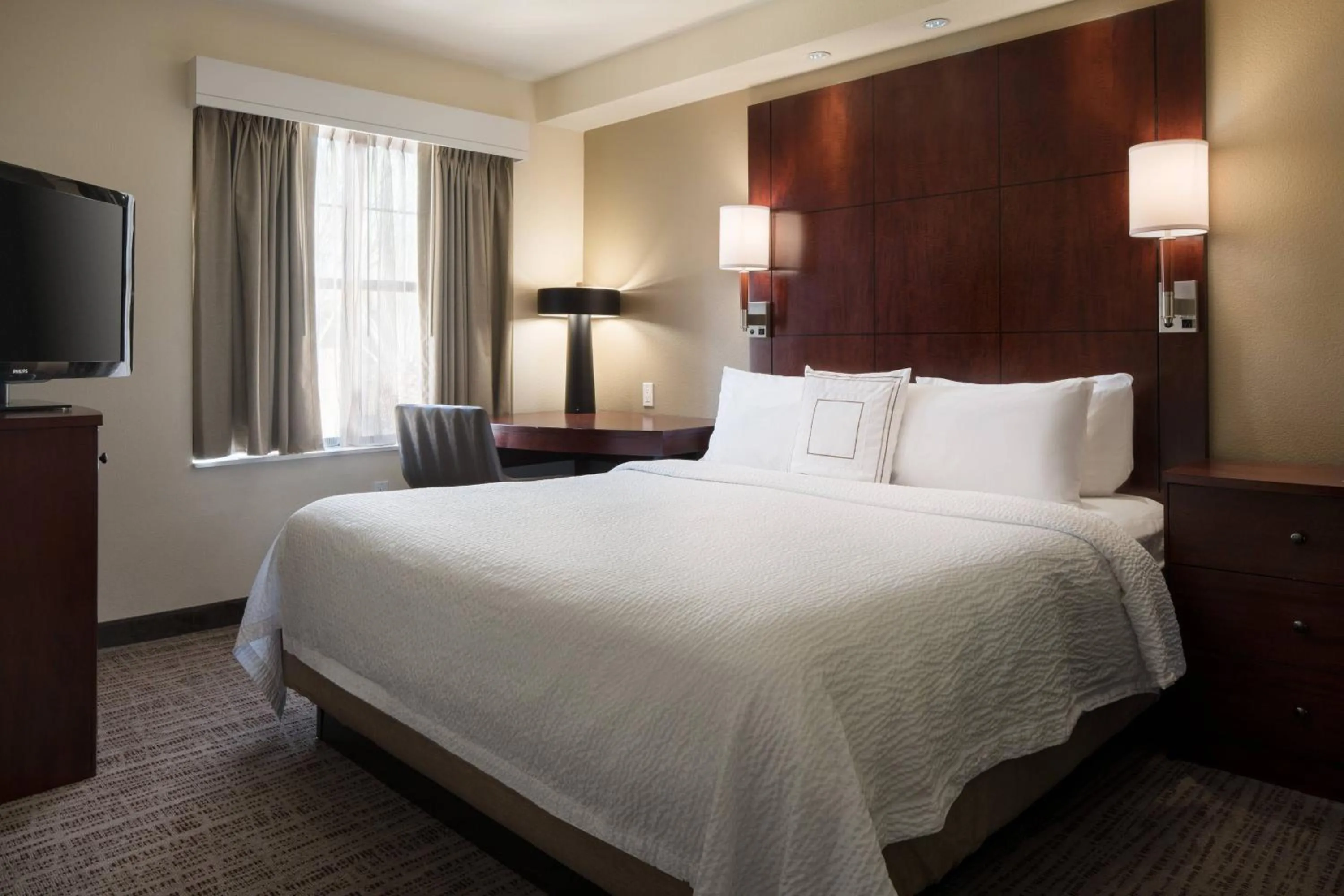 Bedroom, Bed in Residence Inn by Marriott Camarillo